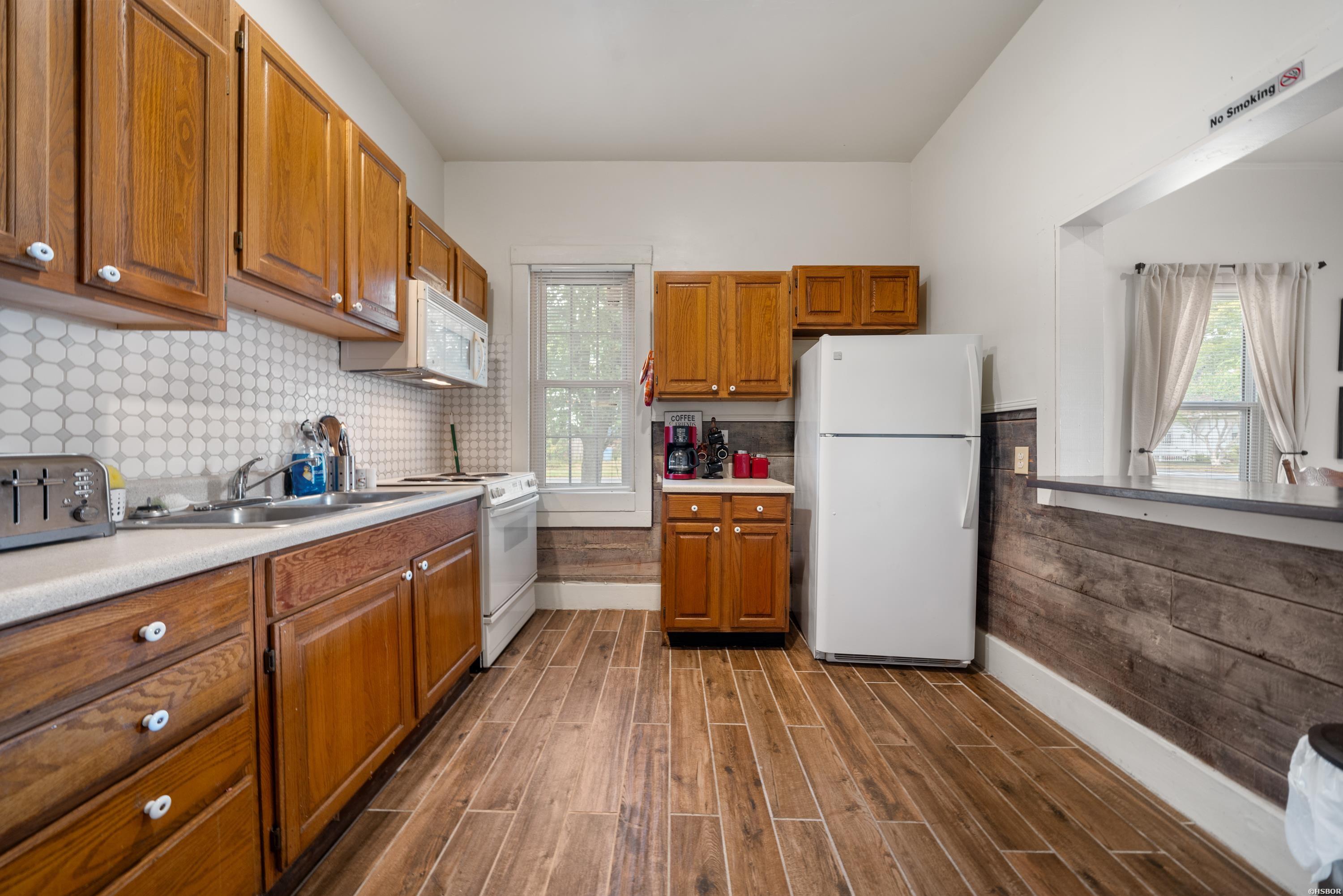 400 Sixth Street Property Photo 18