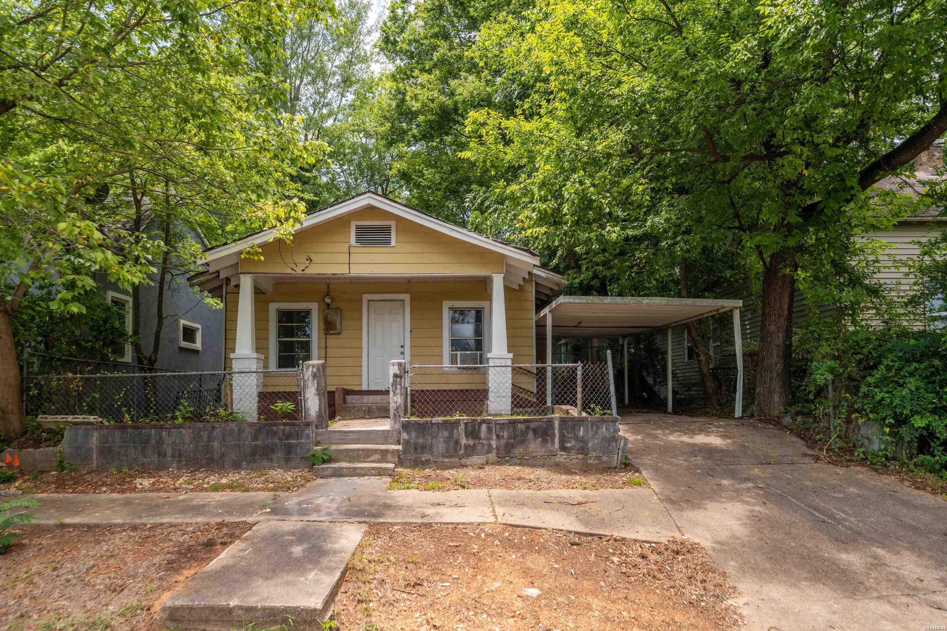 423 SCHOOL Street Property Photo 1