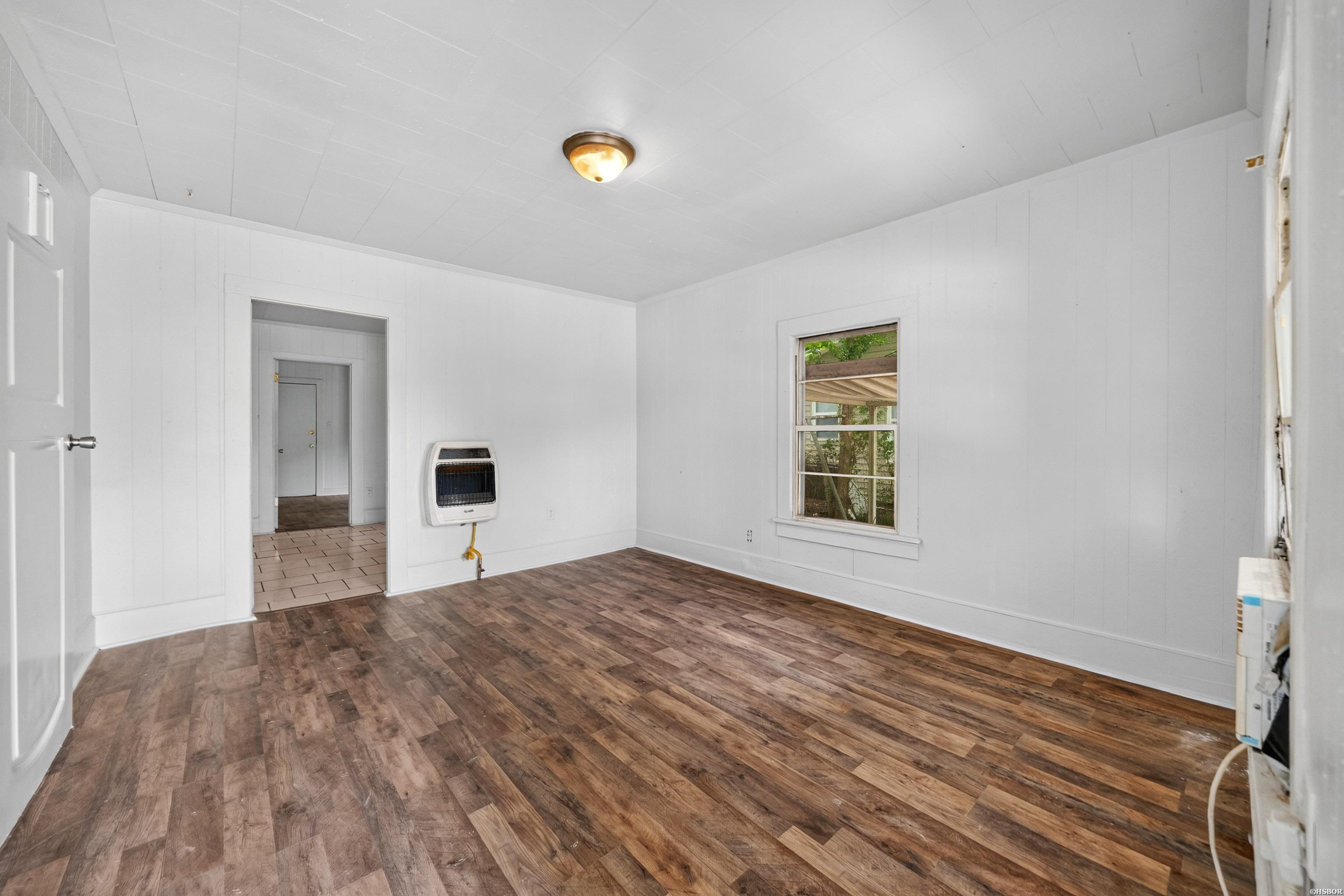 423 School Street Property Photo 3