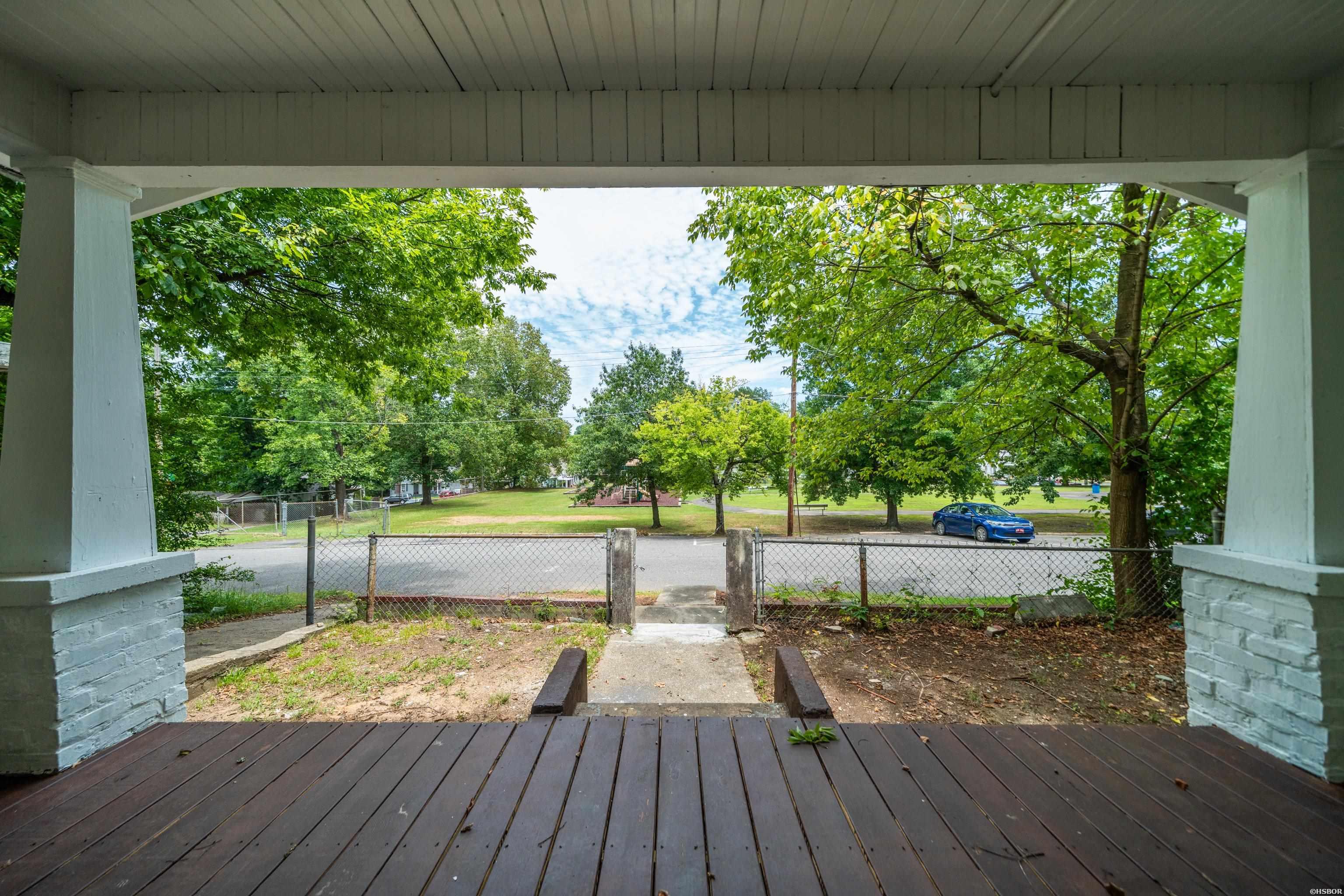 423 School Street Property Photo 20