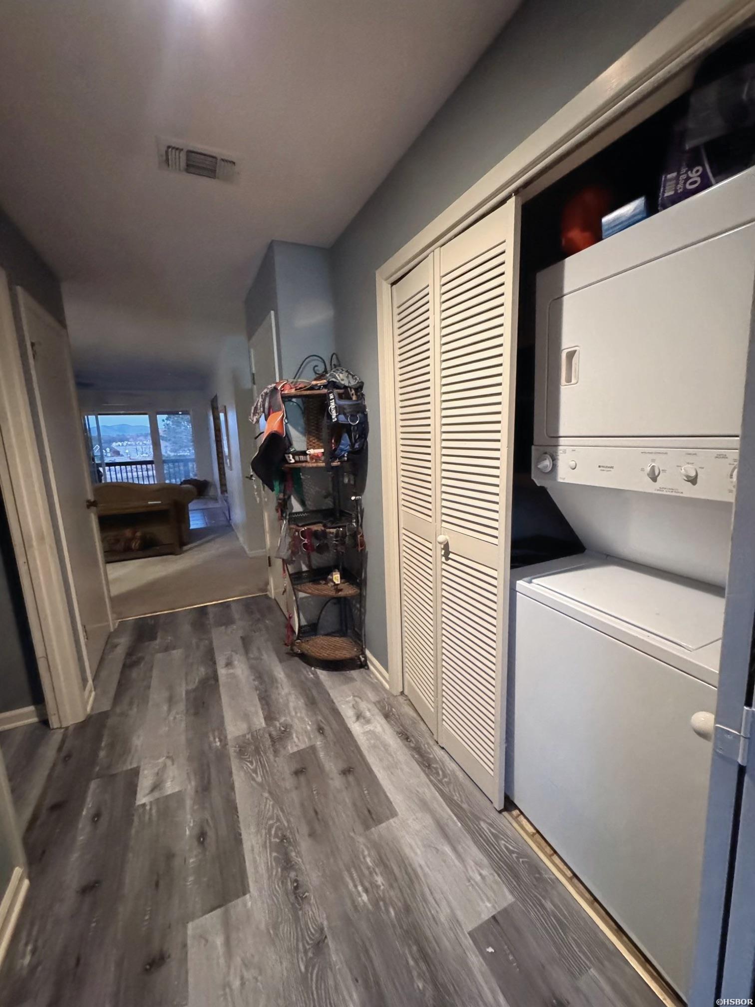 200 Hamilton Oaks Drive Property Photo 8