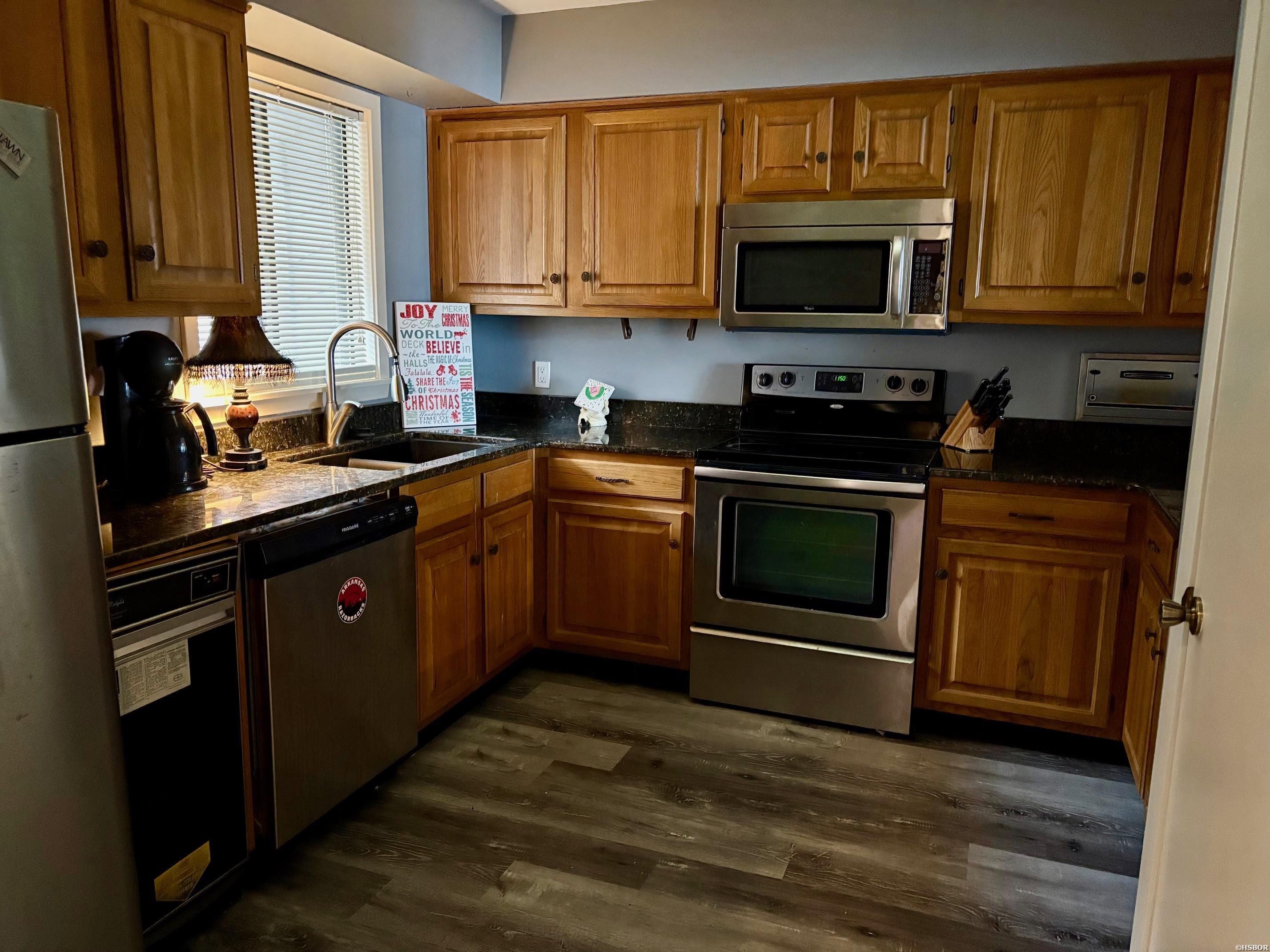 200 Hamilton Oaks Drive Property Photo 12