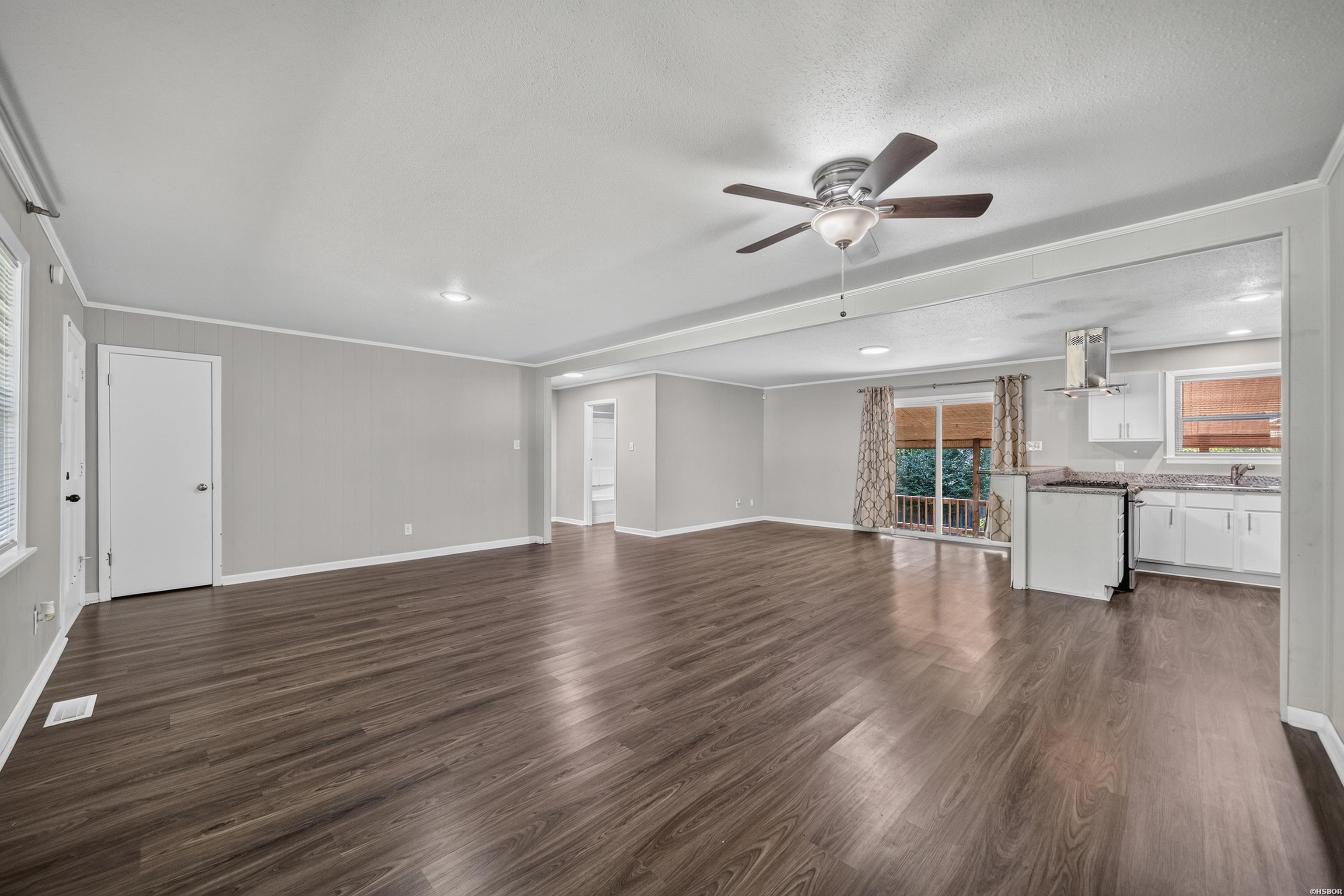 108 Ross Street Property Photo 6