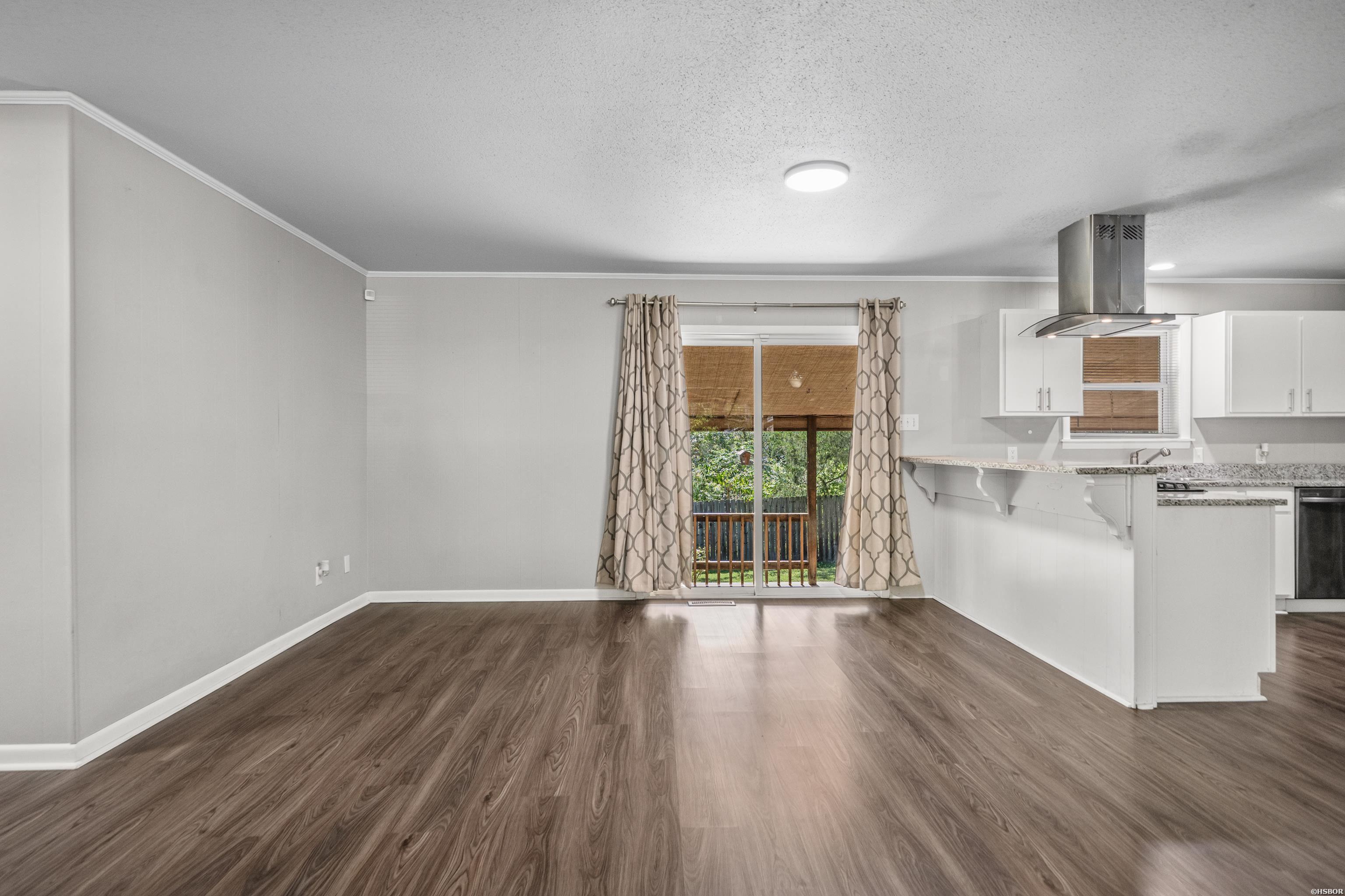 108 Ross Street Property Photo 7