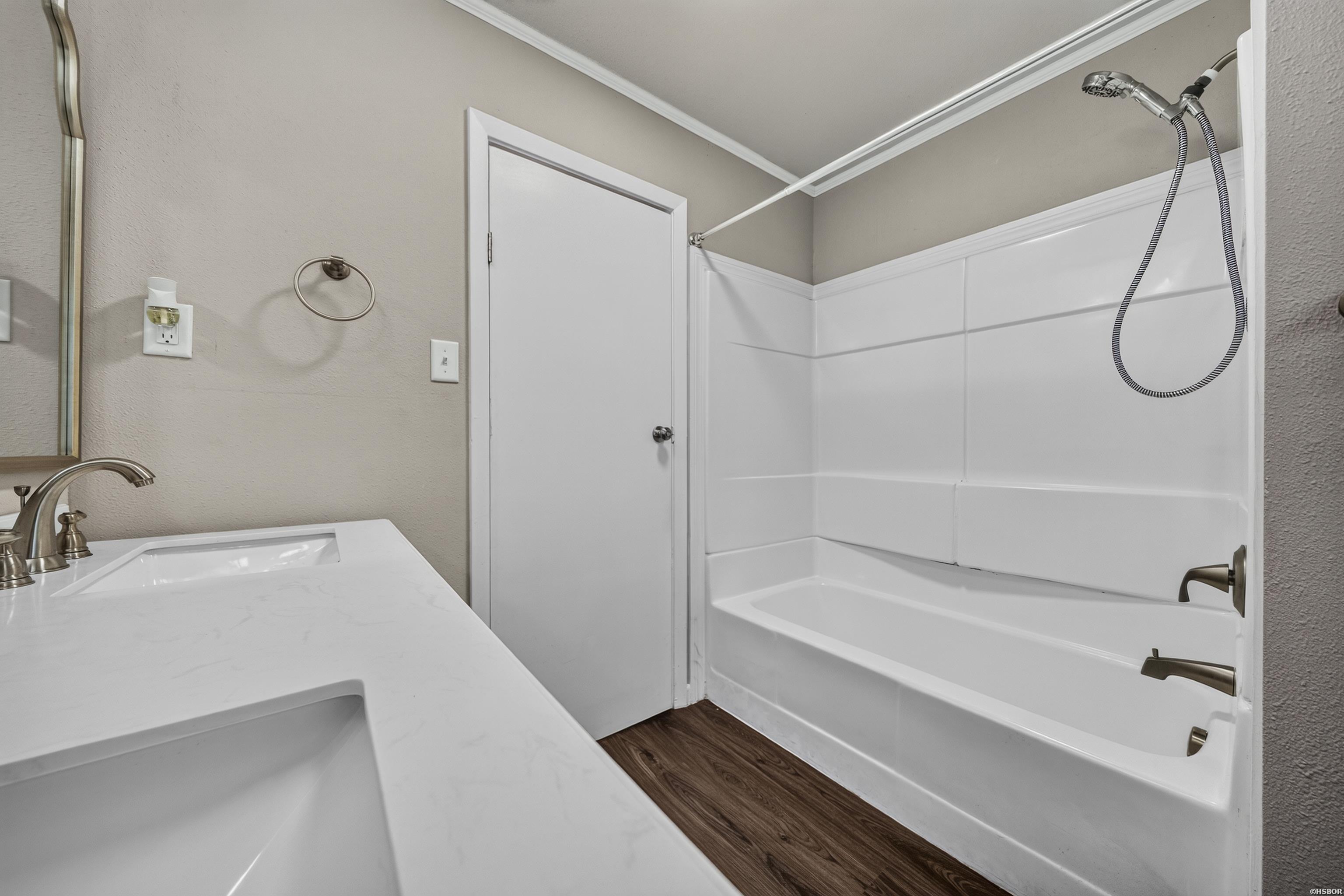108 Ross Street Property Photo 27