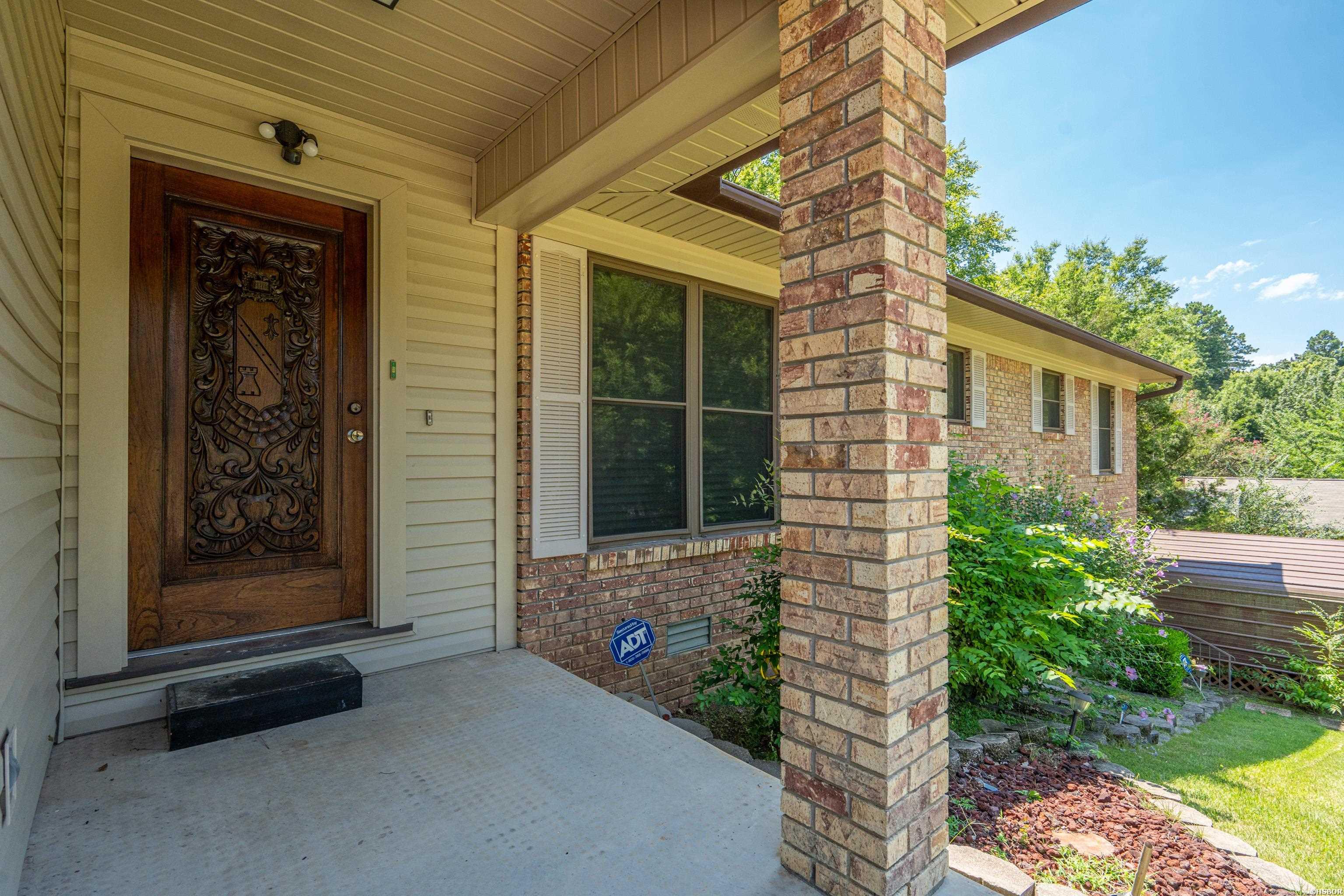 687 Terry Street Property Photo 8