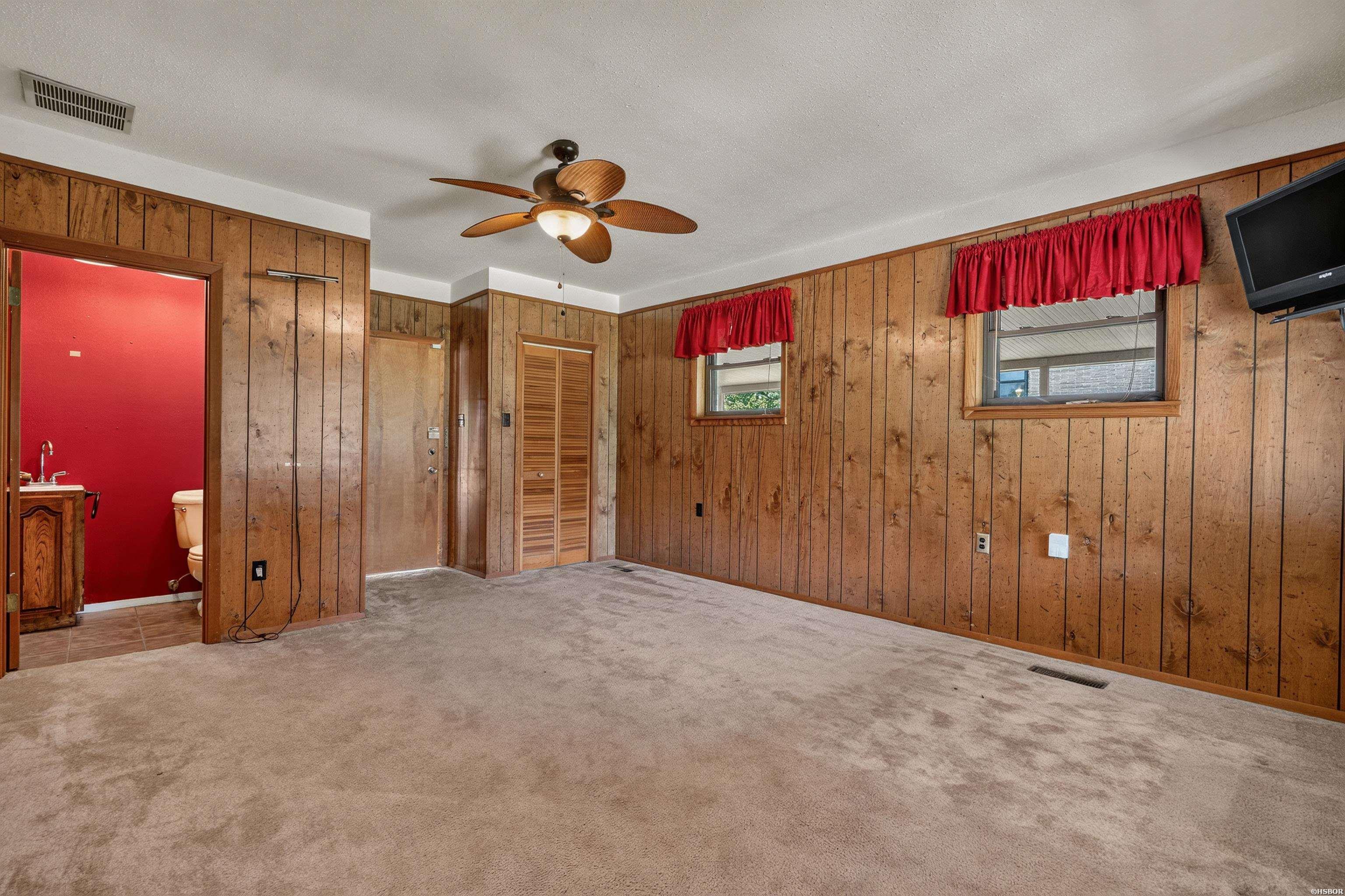 687 Terry Street Property Photo 24