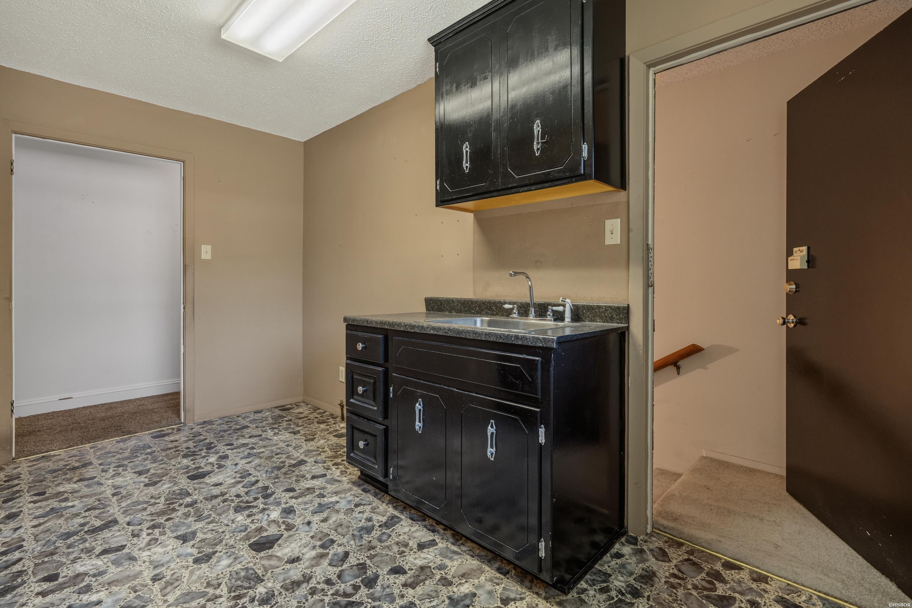 687 Terry Street Property Photo 37