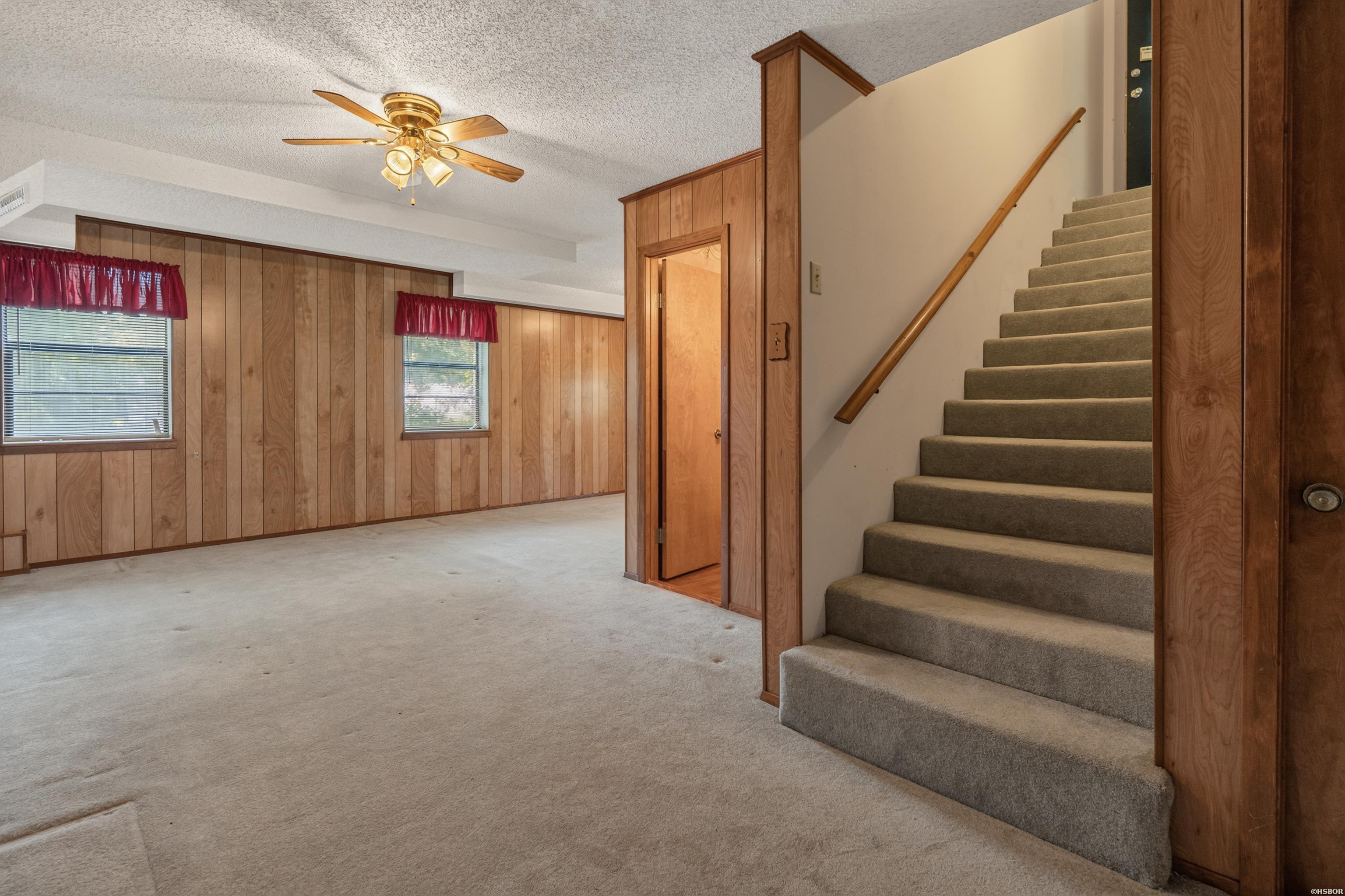 687 Terry Street Property Photo 38