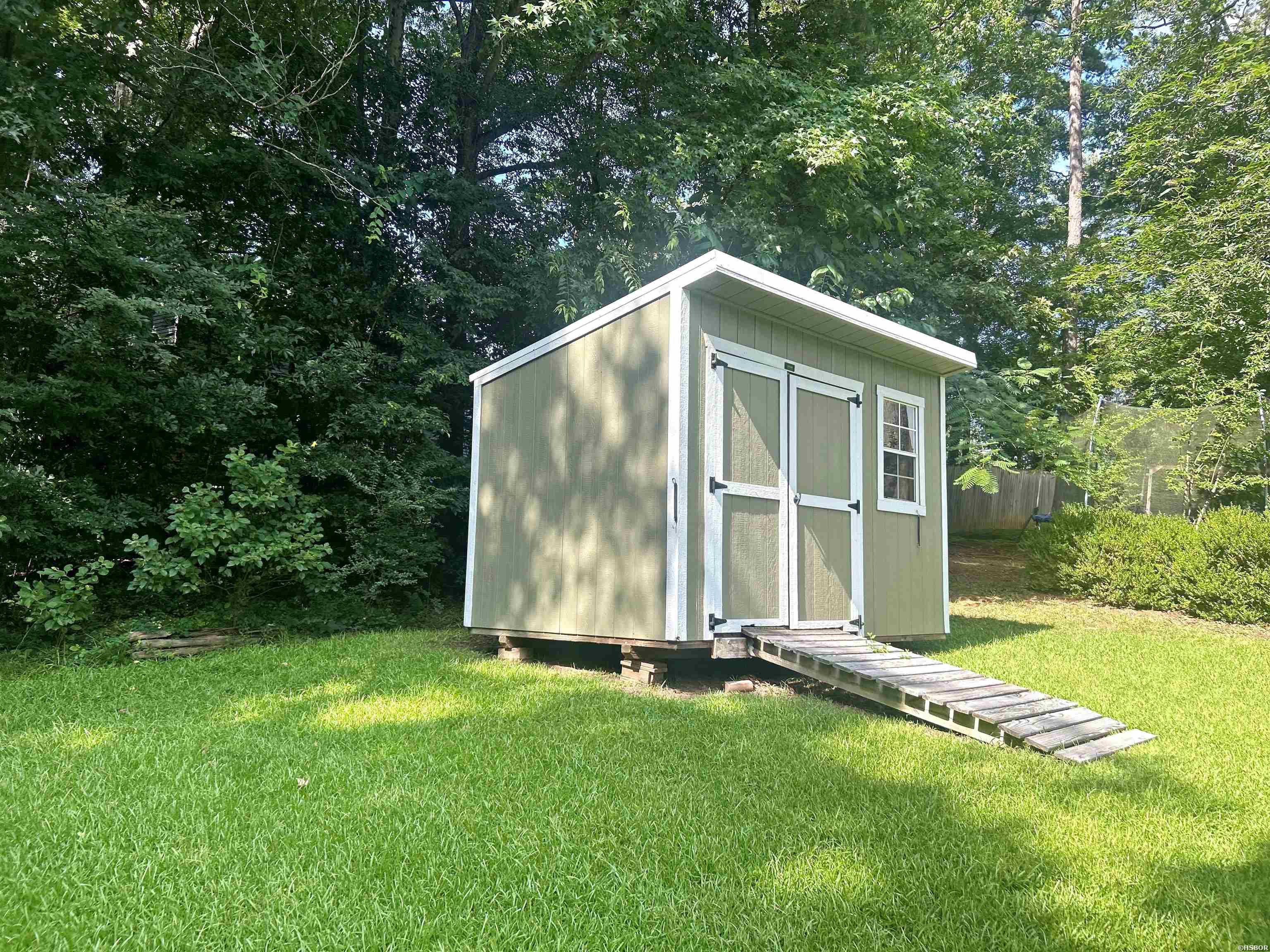 10 Edgewood Drive Property Photo 8