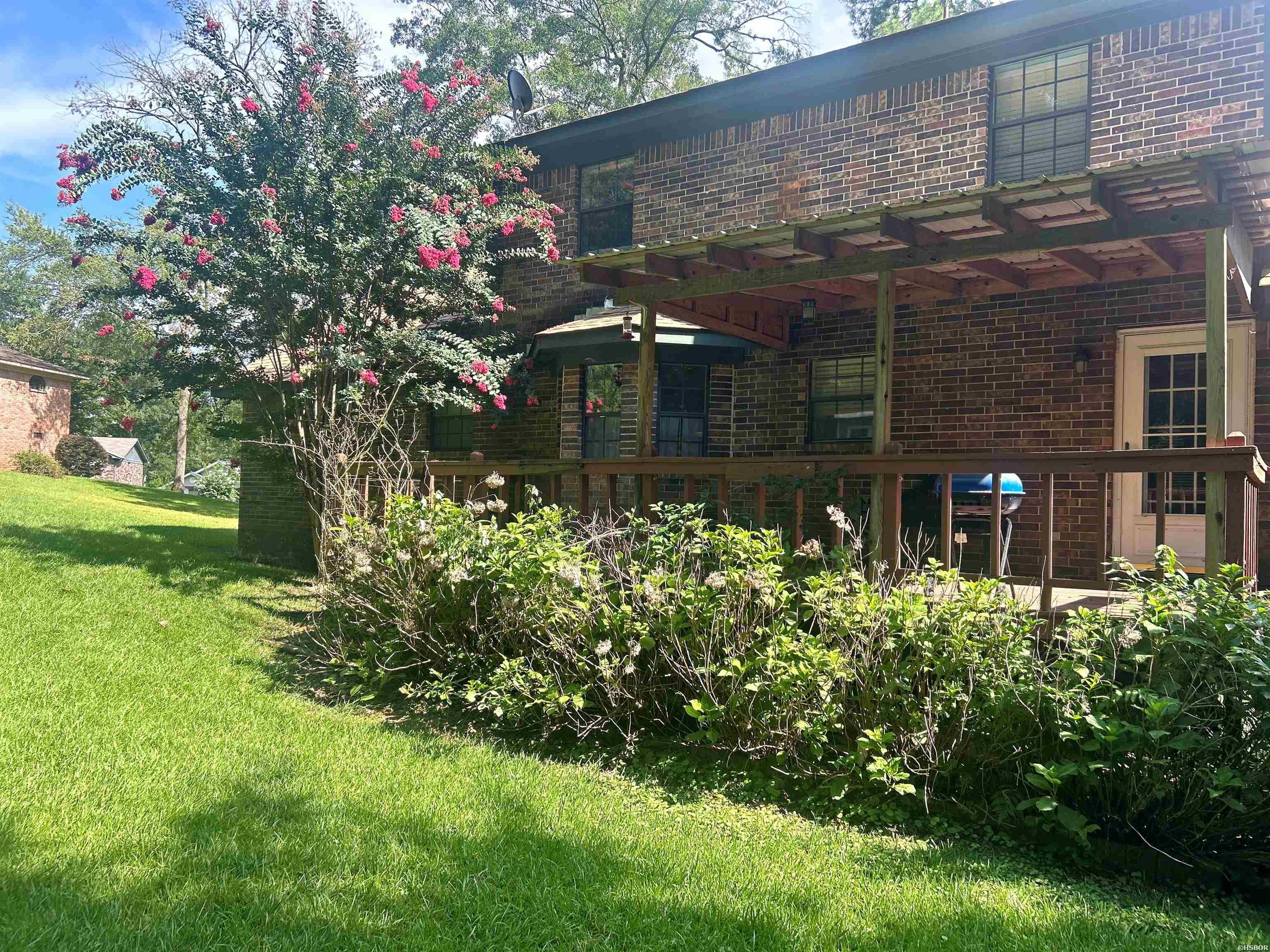 10 Edgewood Drive Property Photo 11