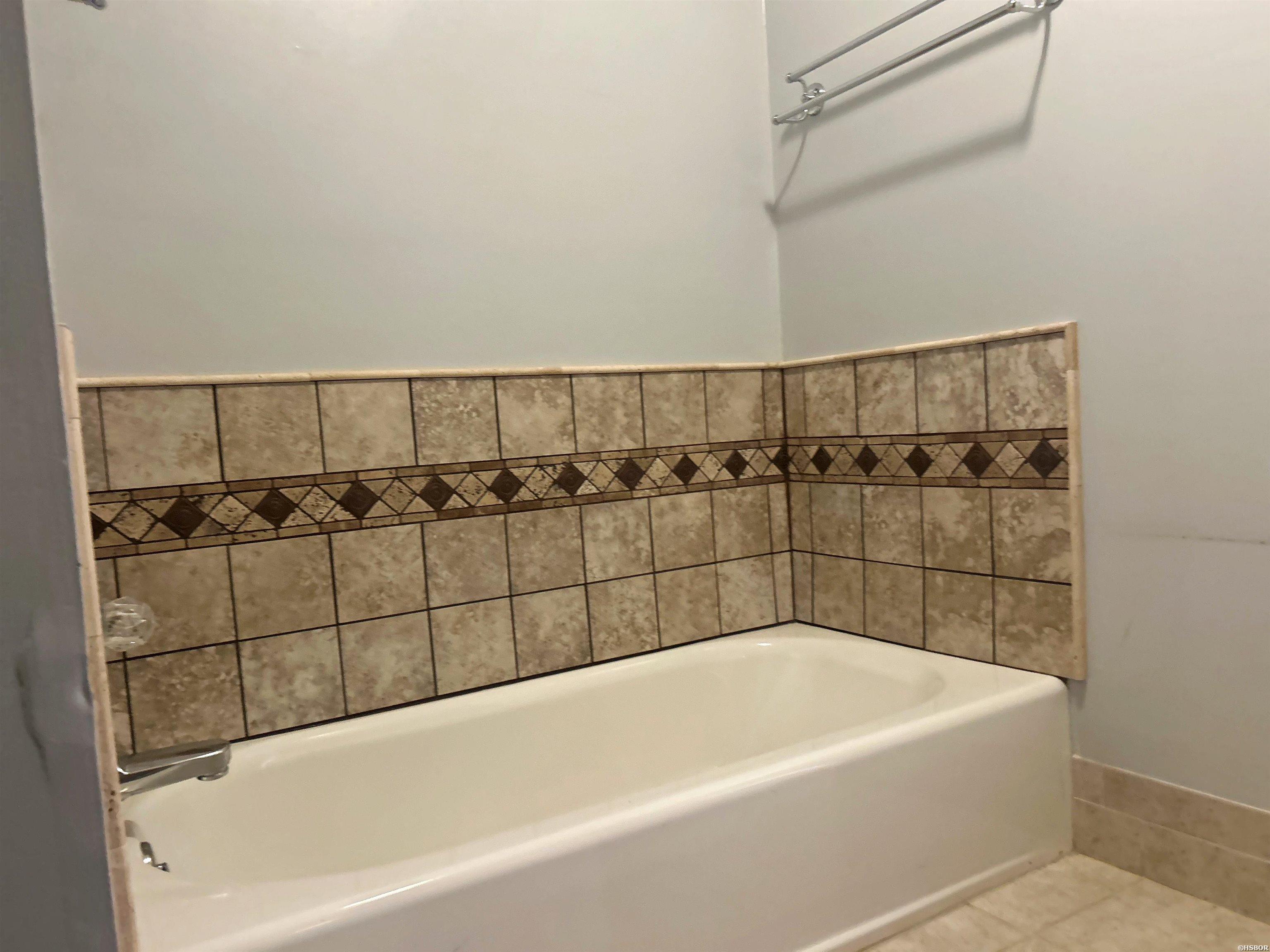 10 Edgewood Drive Property Photo 18