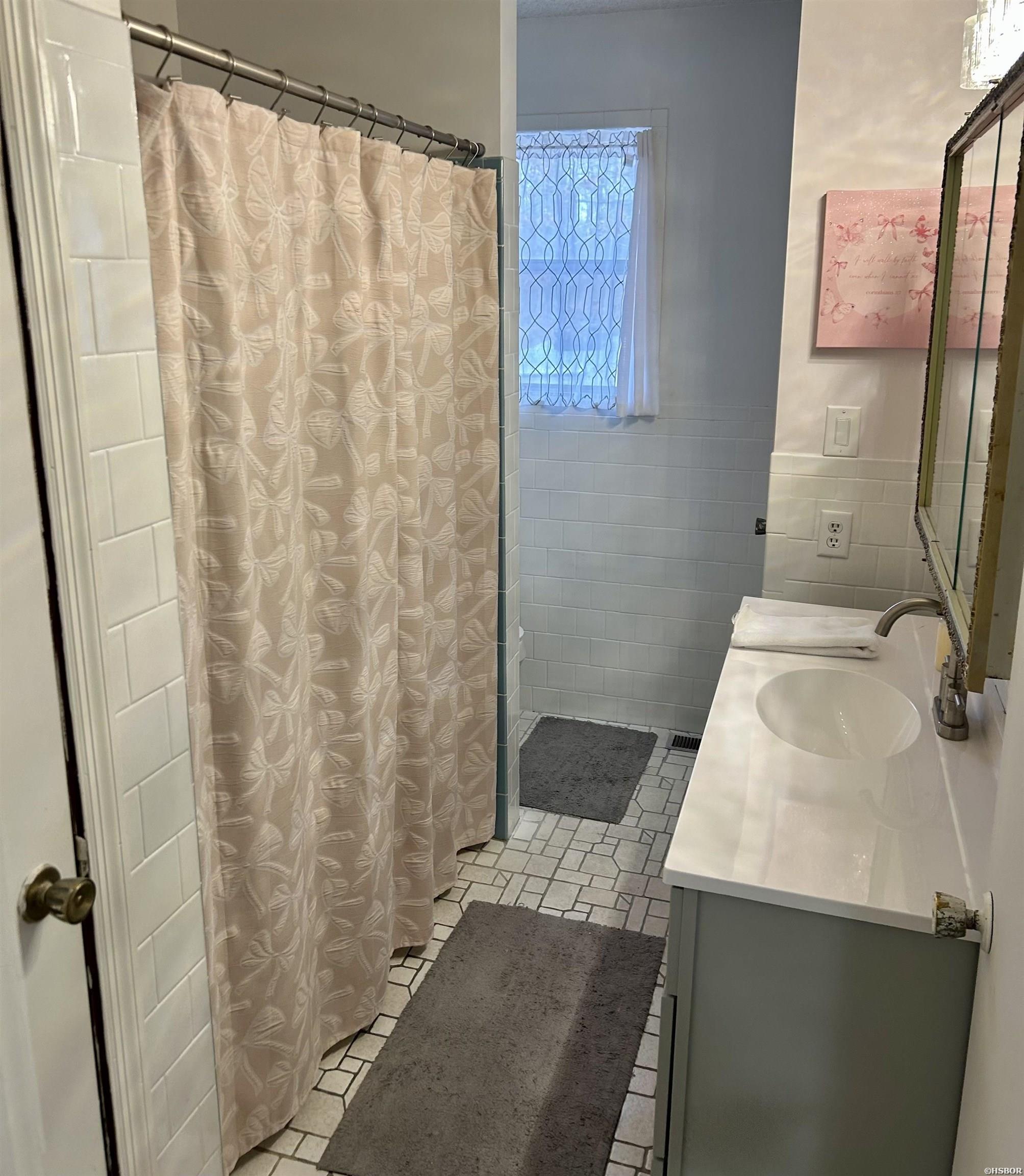 177 Castle Lane Property Photo 12