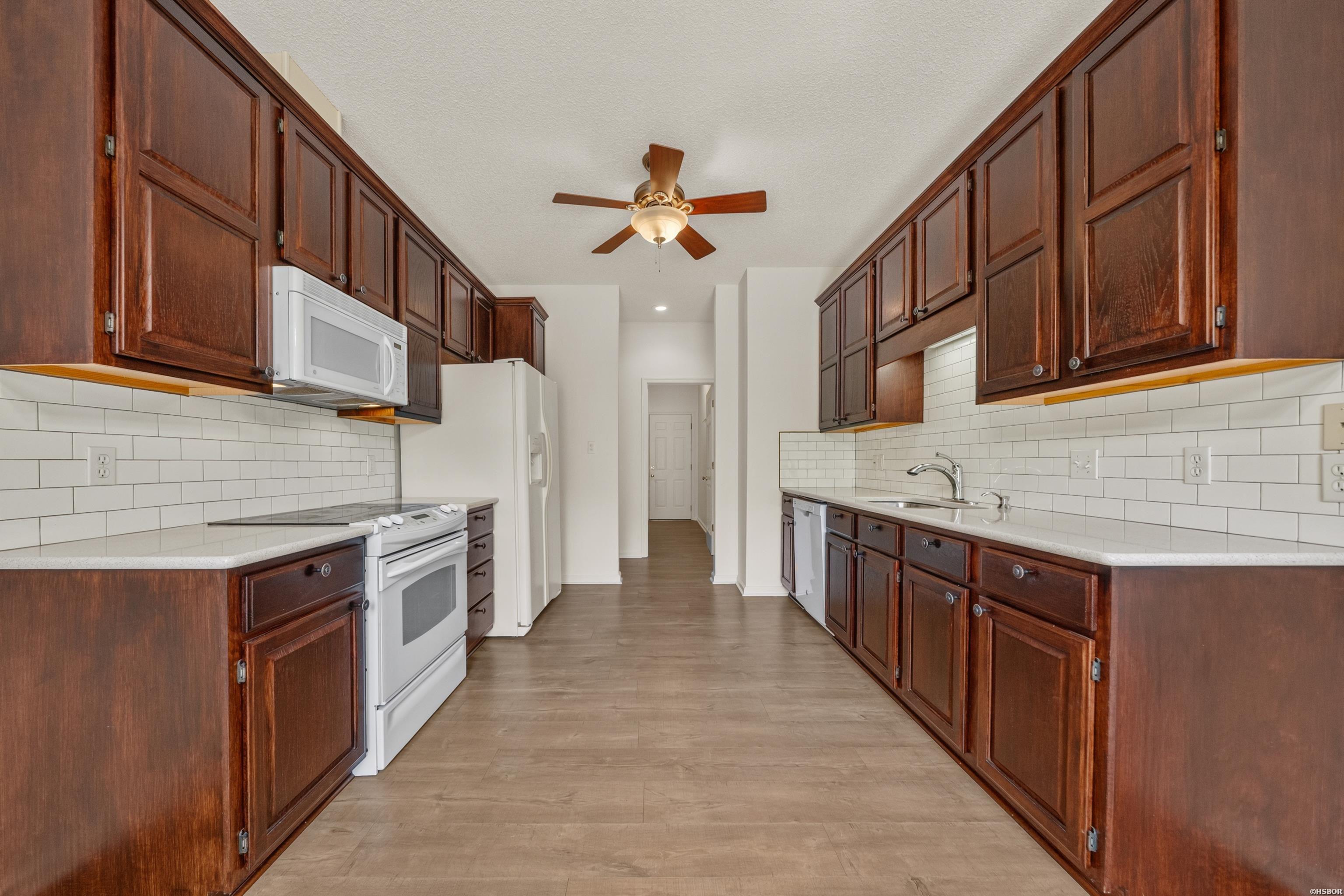 600 Pakis Street Property Photo 10
