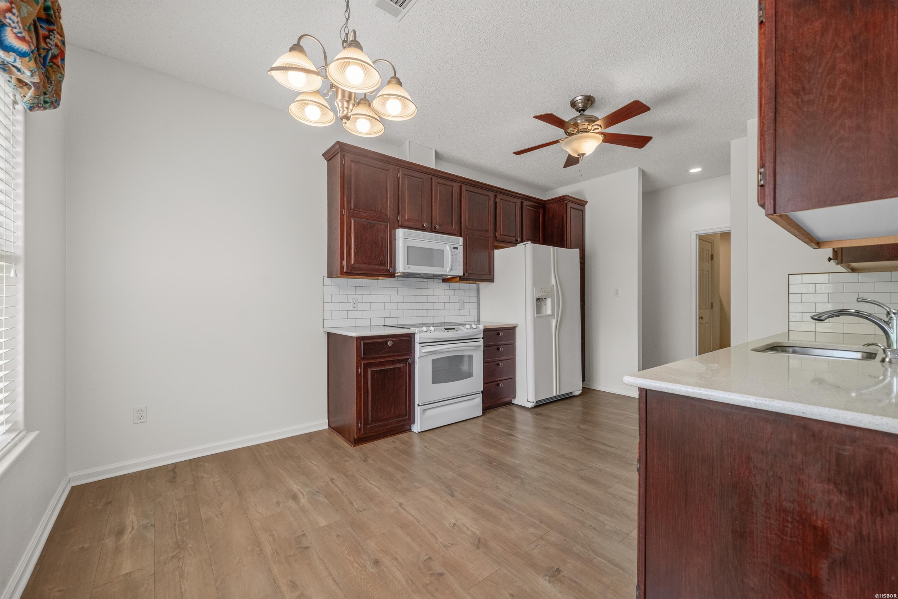 600 Pakis Street Property Photo 13