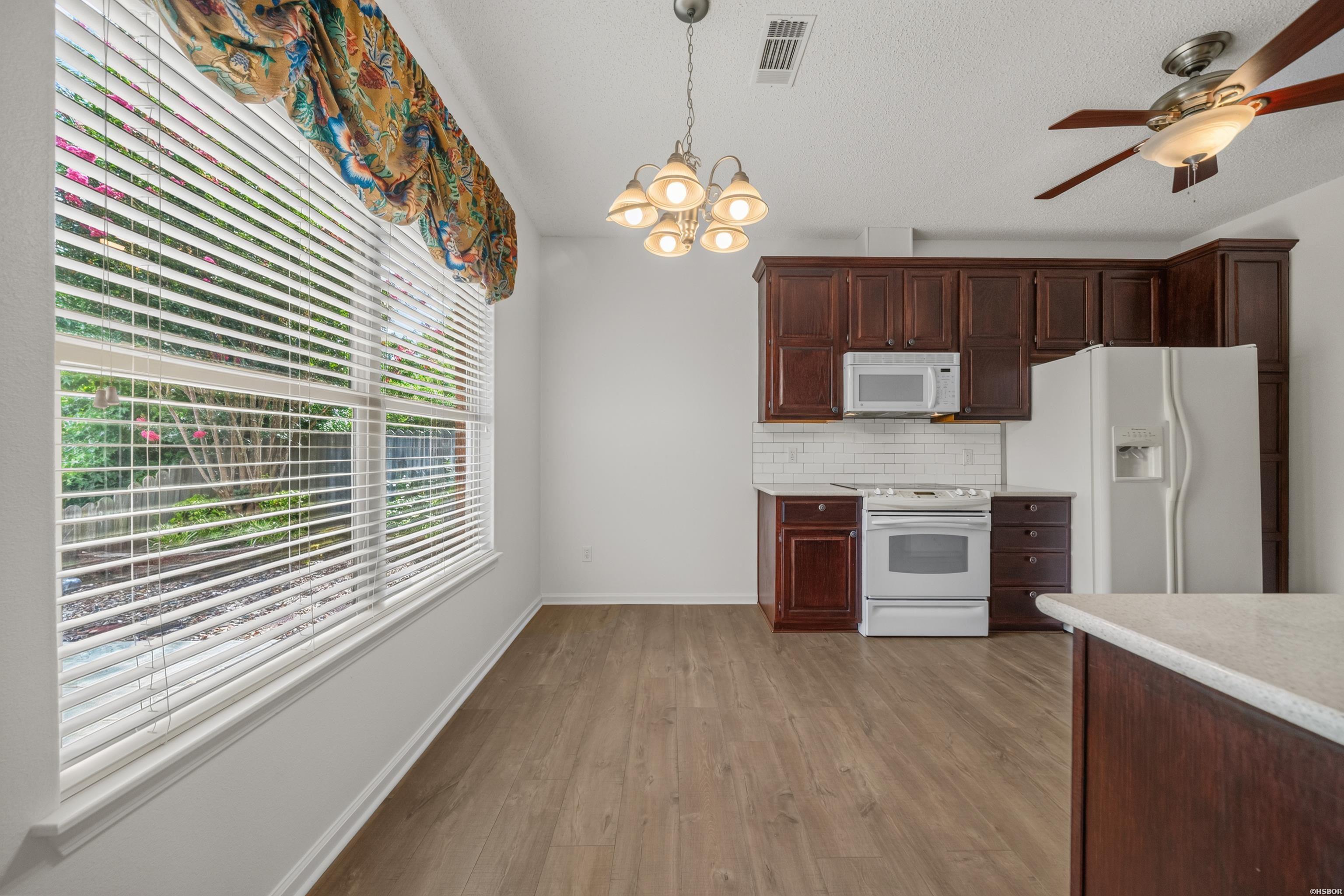 600 Pakis Street Property Photo 14