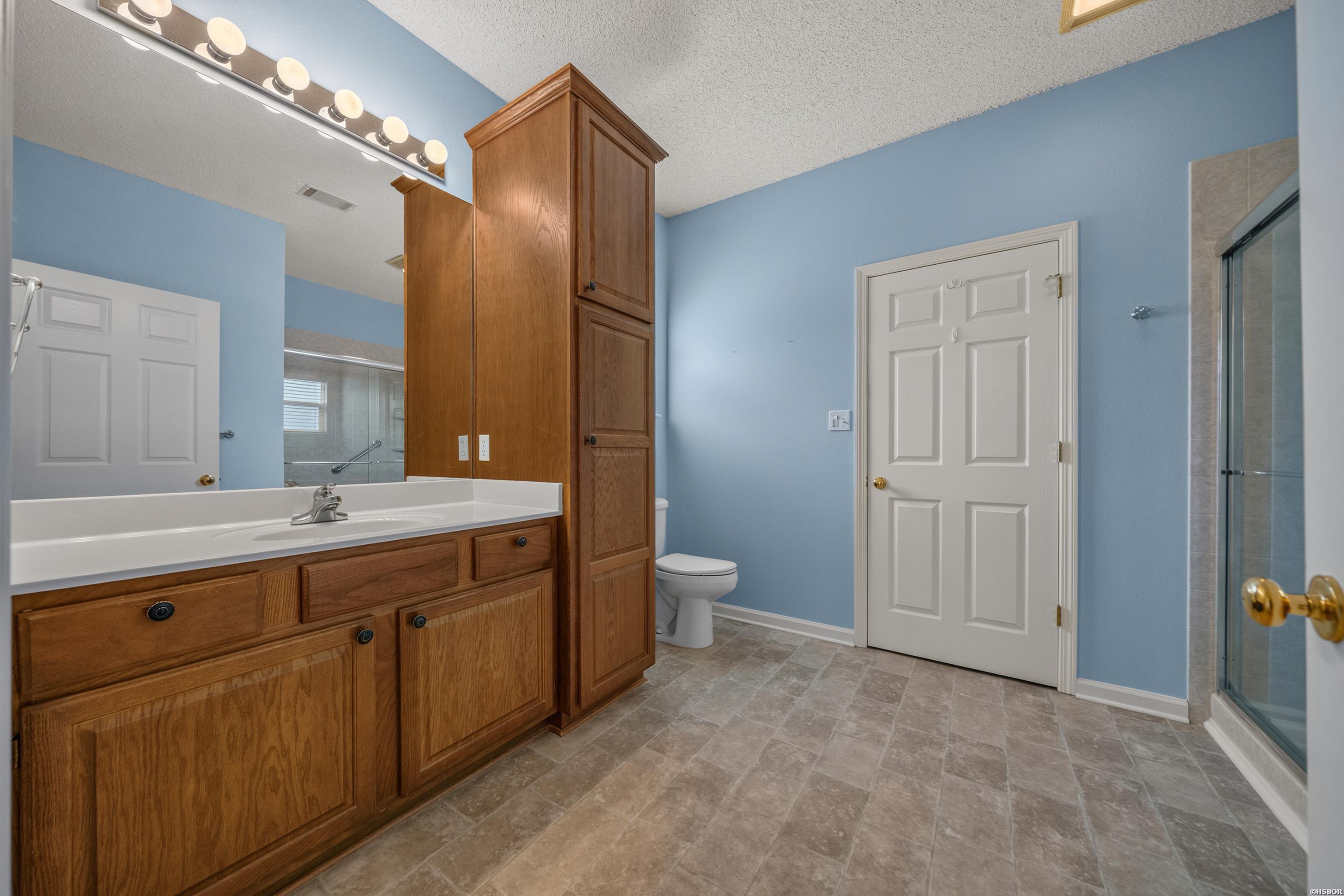 600 Pakis Street Property Photo 20