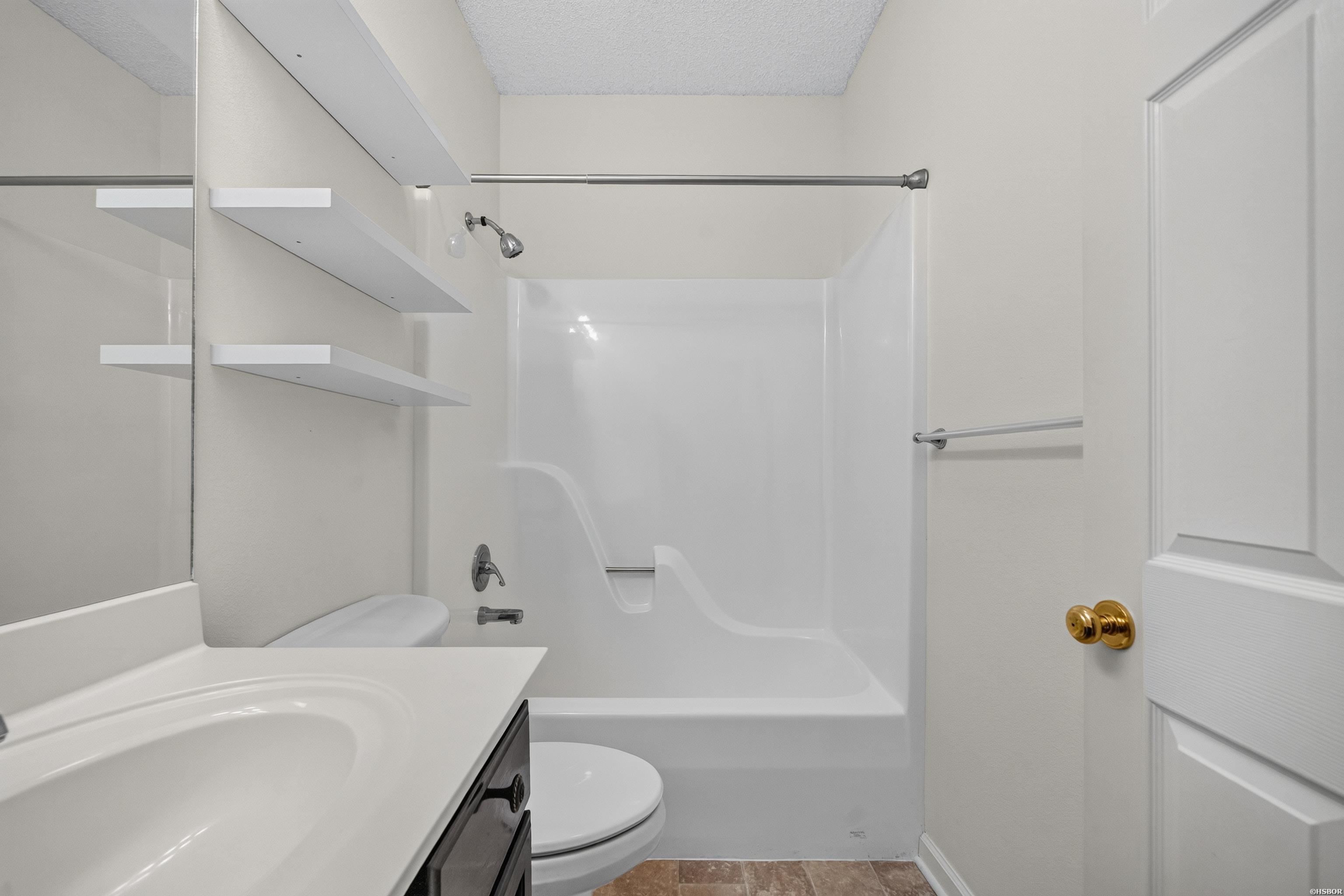 600 Pakis Street Property Photo 27