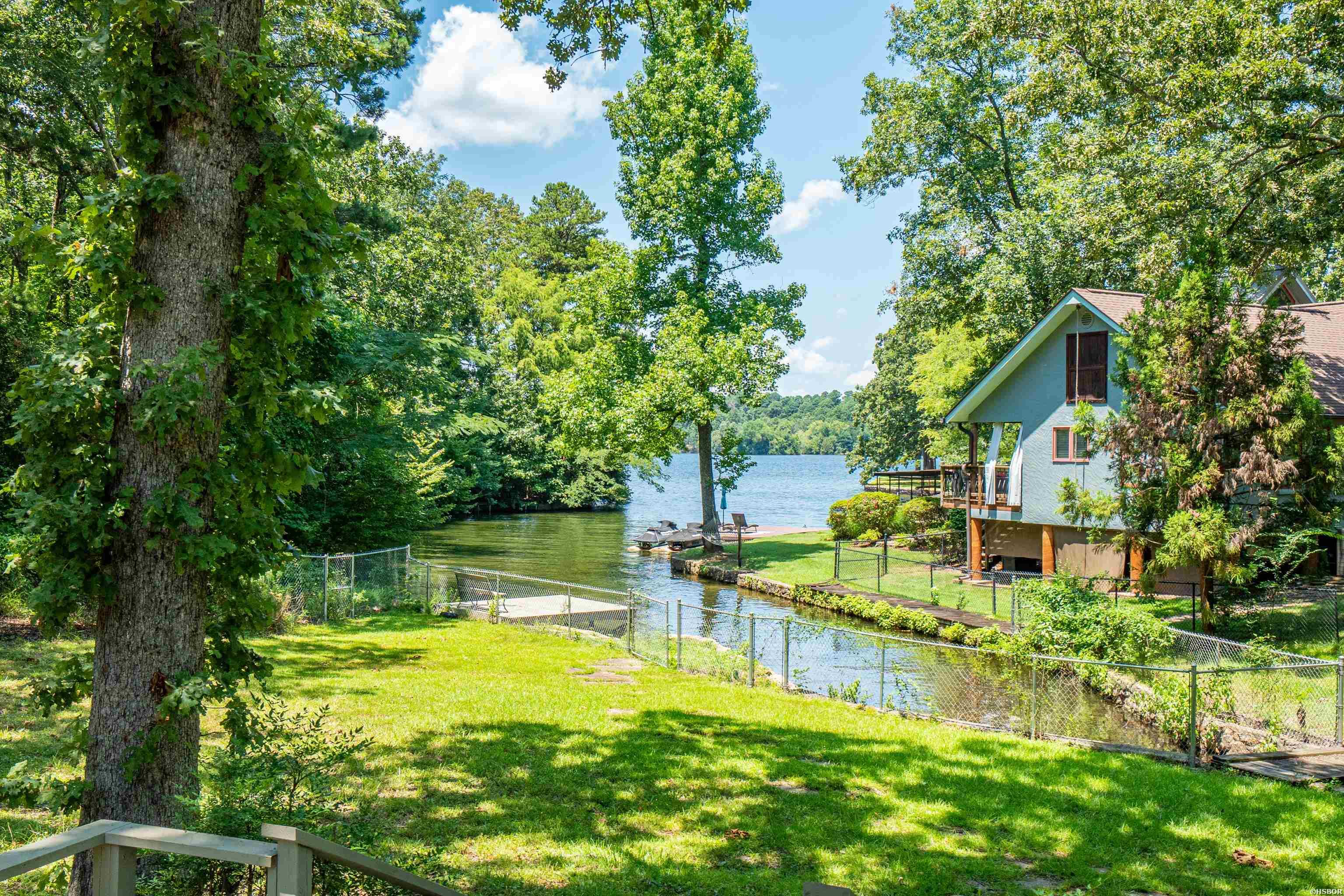 512 Beachview Circle Property Photo 3
