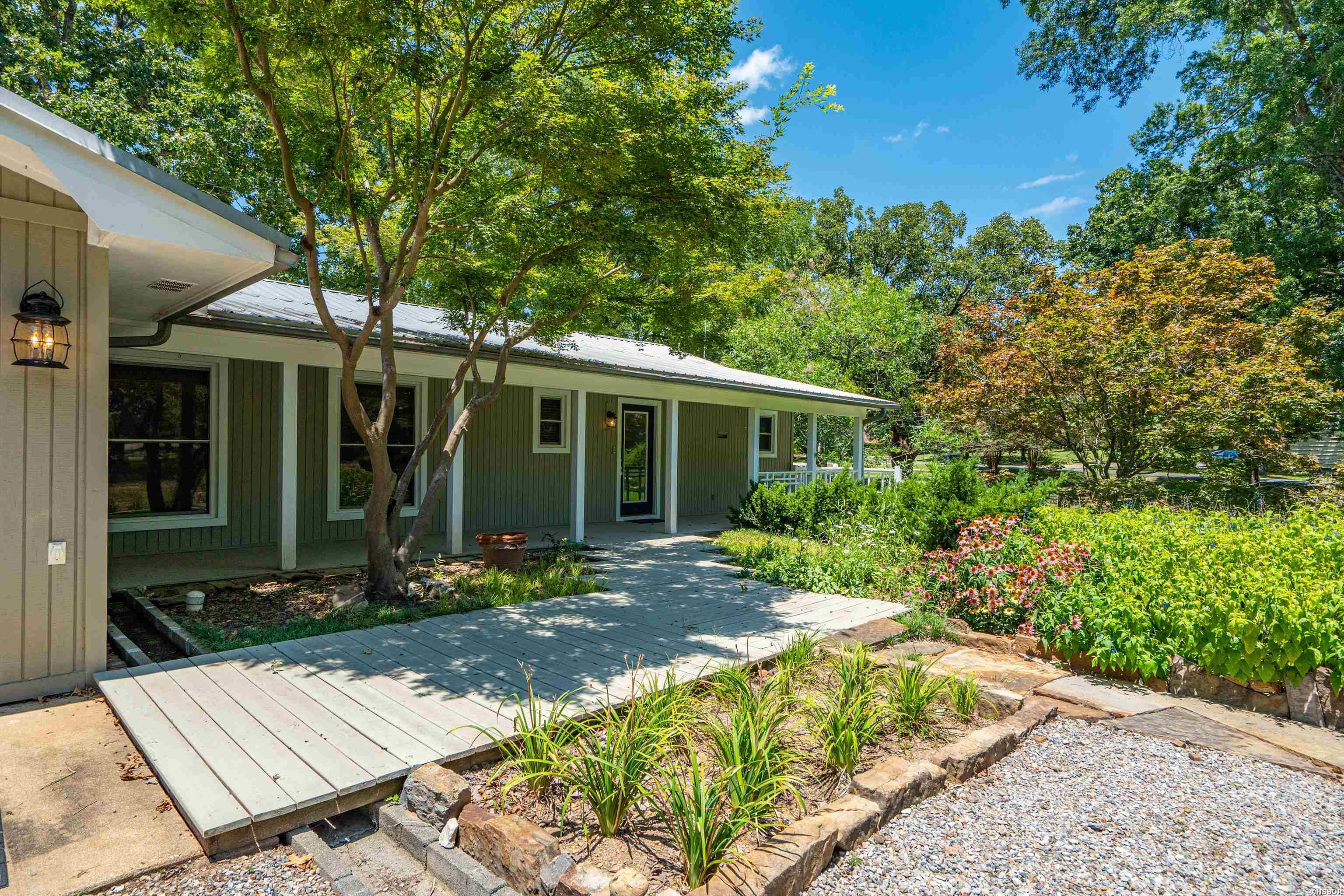 512 Beachview Circle Property Photo 7