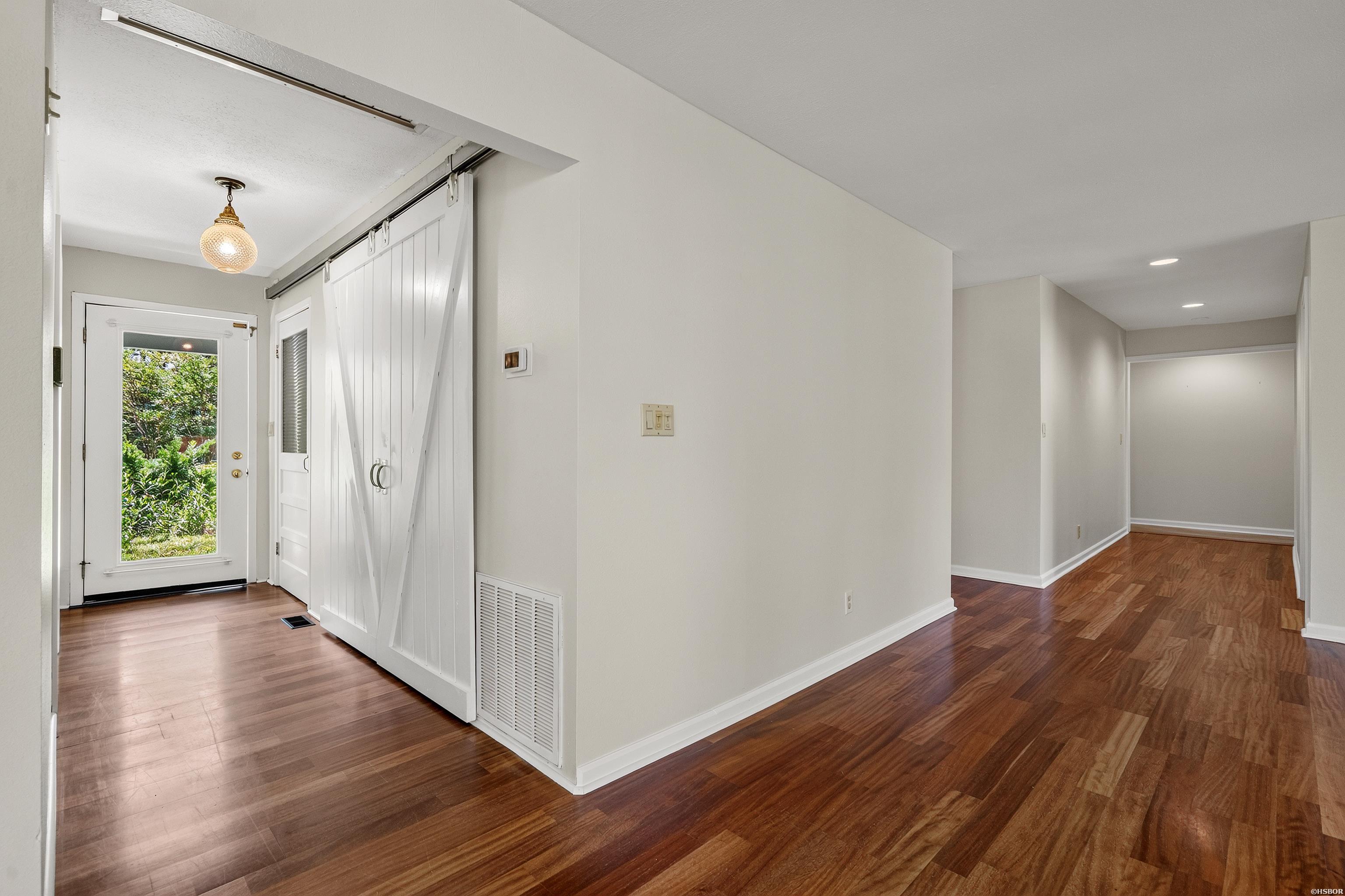 512 Beachview Circle Property Photo 10