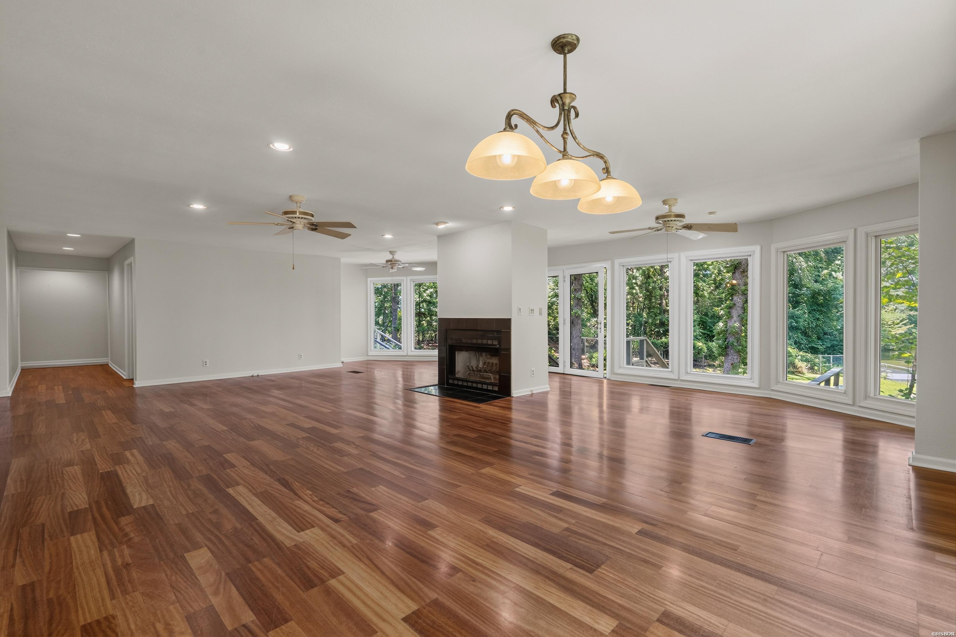 512 Beachview Circle Property Photo 13