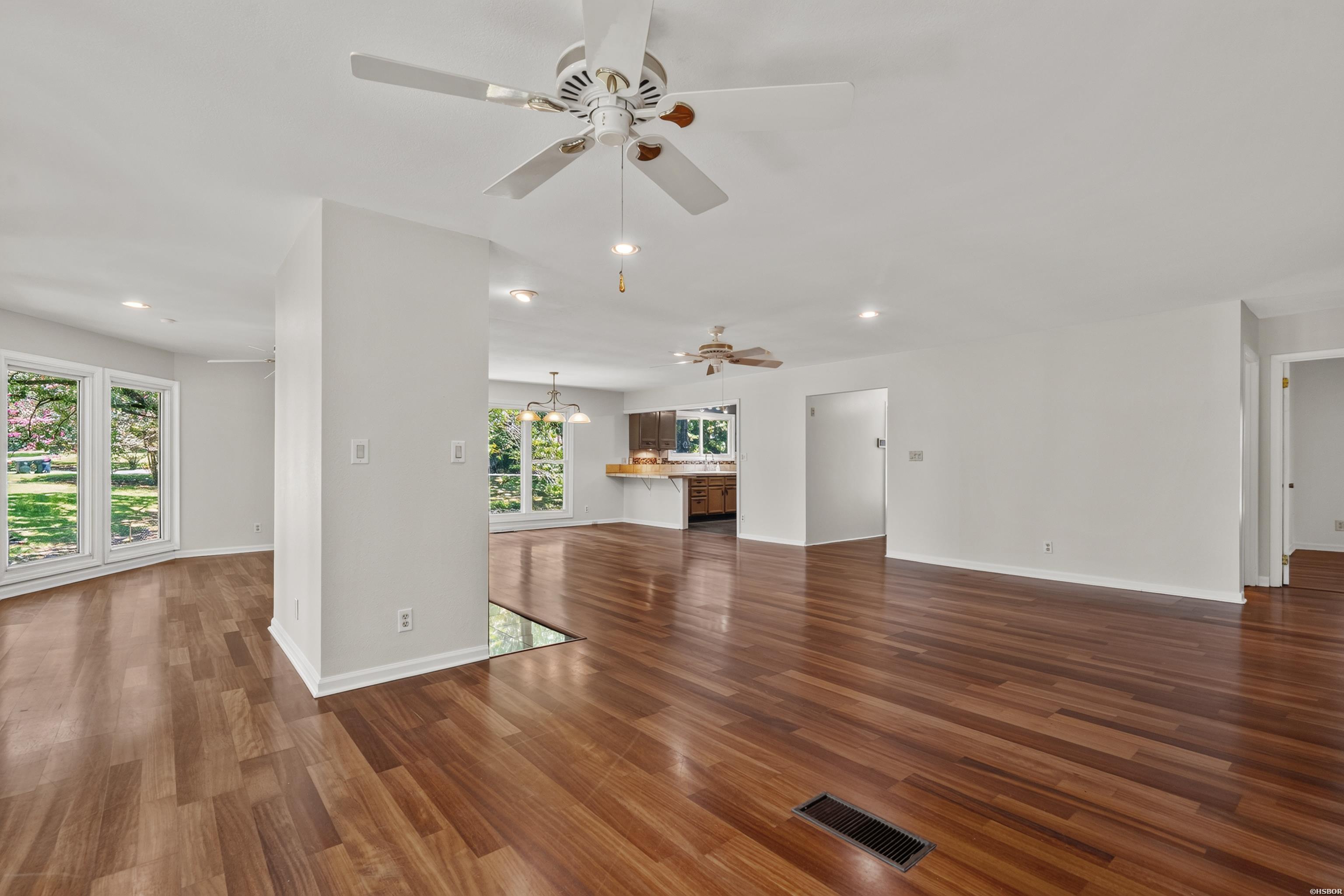512 Beachview Circle Property Photo 16