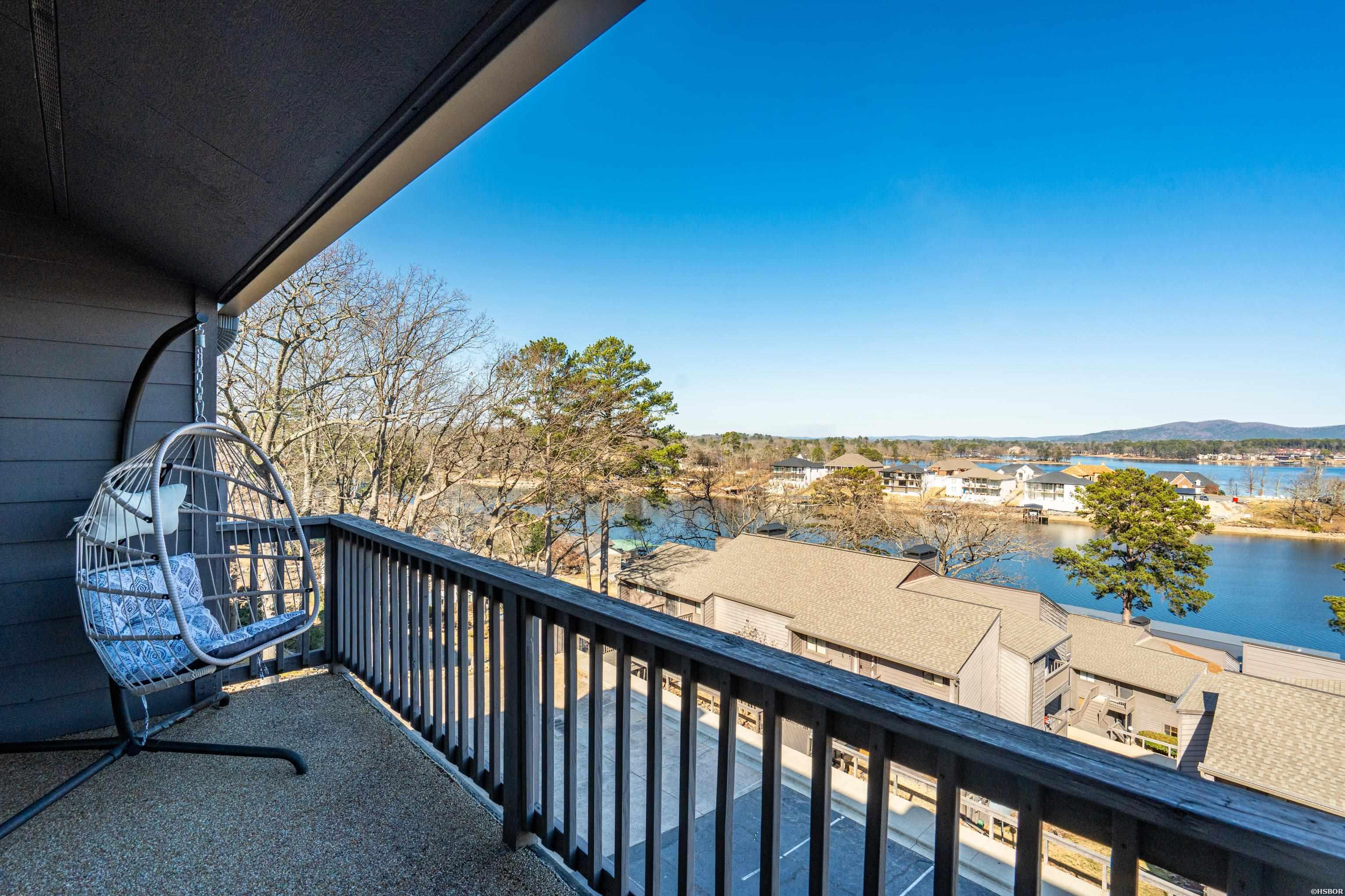 200 Hamilton Oaks Drive Property Photo 3