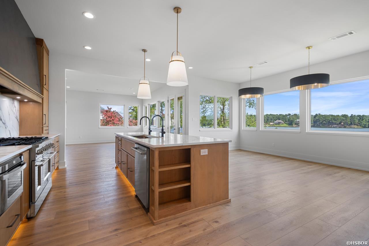 250 Post Point Property Photo 6