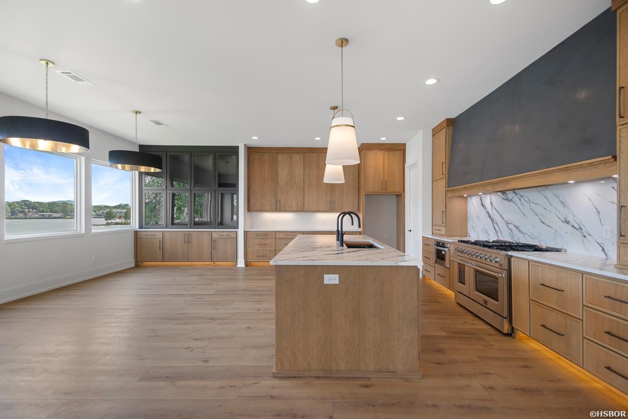 250 Post Point Property Photo 10