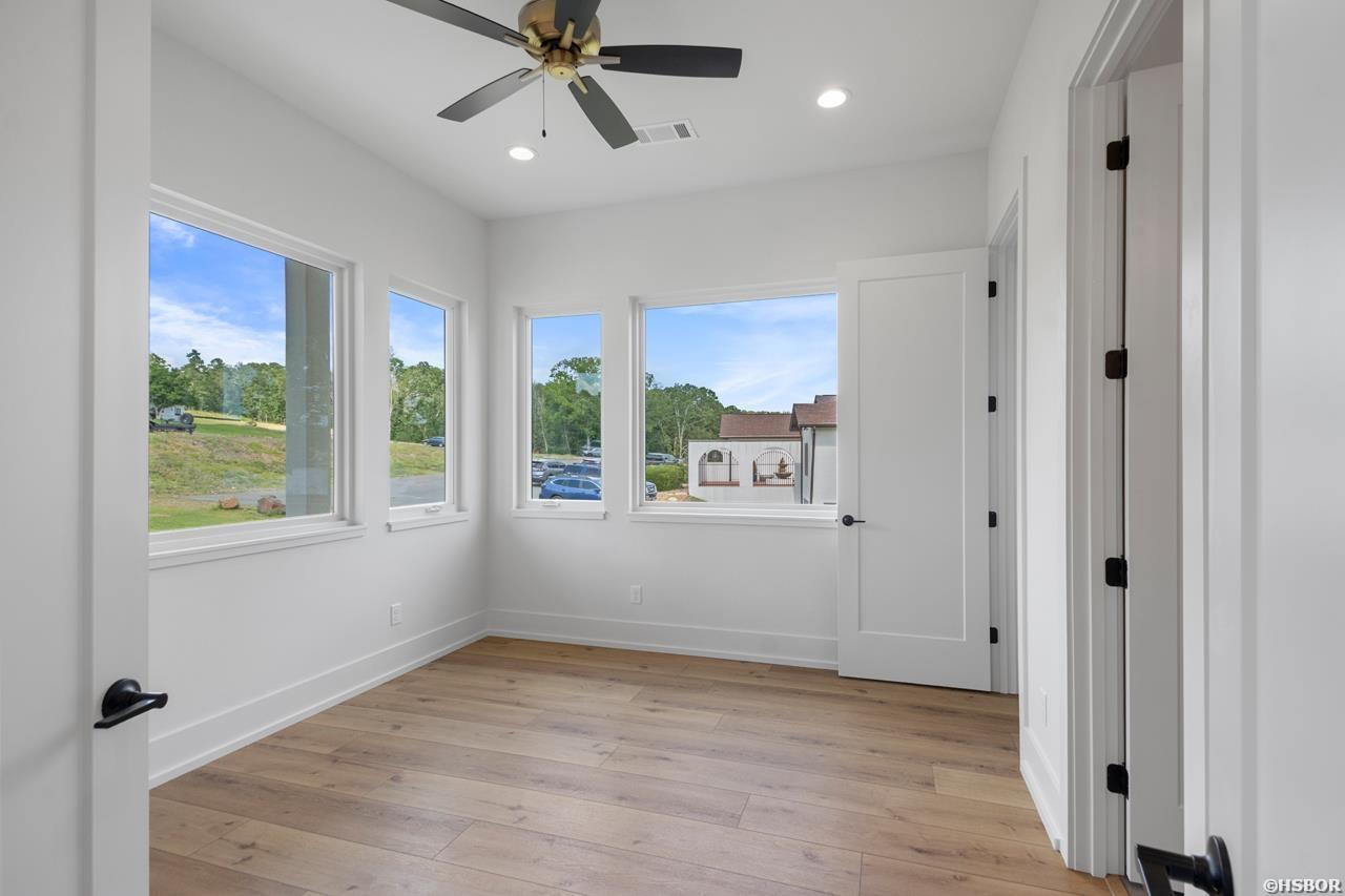 250 Post Point Property Photo 15
