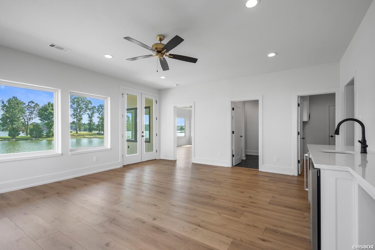 250 Post Point Property Photo 37