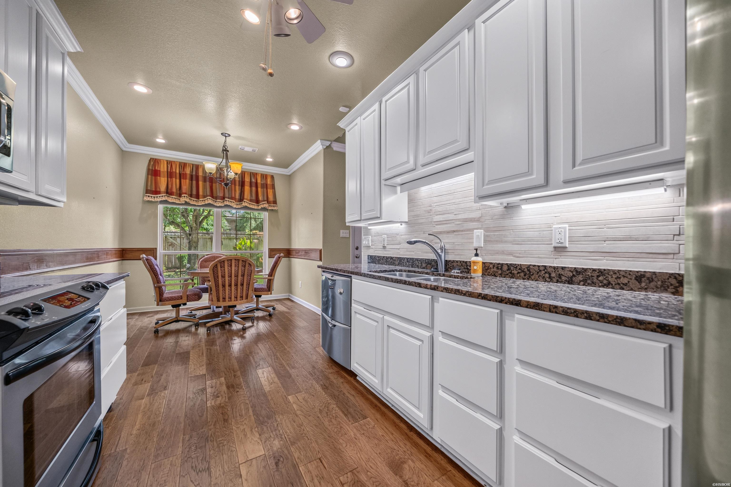 403 Willowbend Circle Property Photo 14