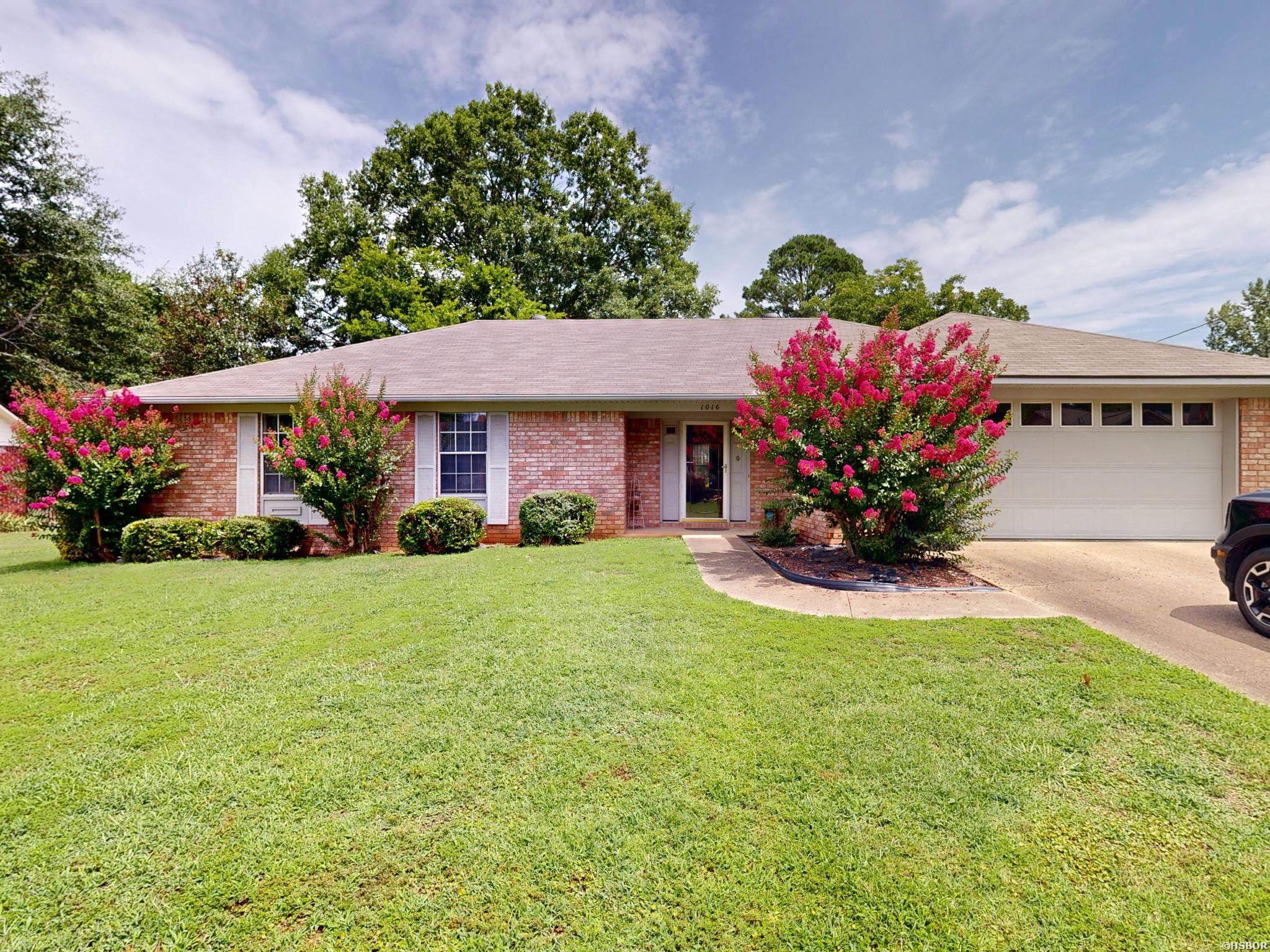 1016 Woodlawn Property Photo 1