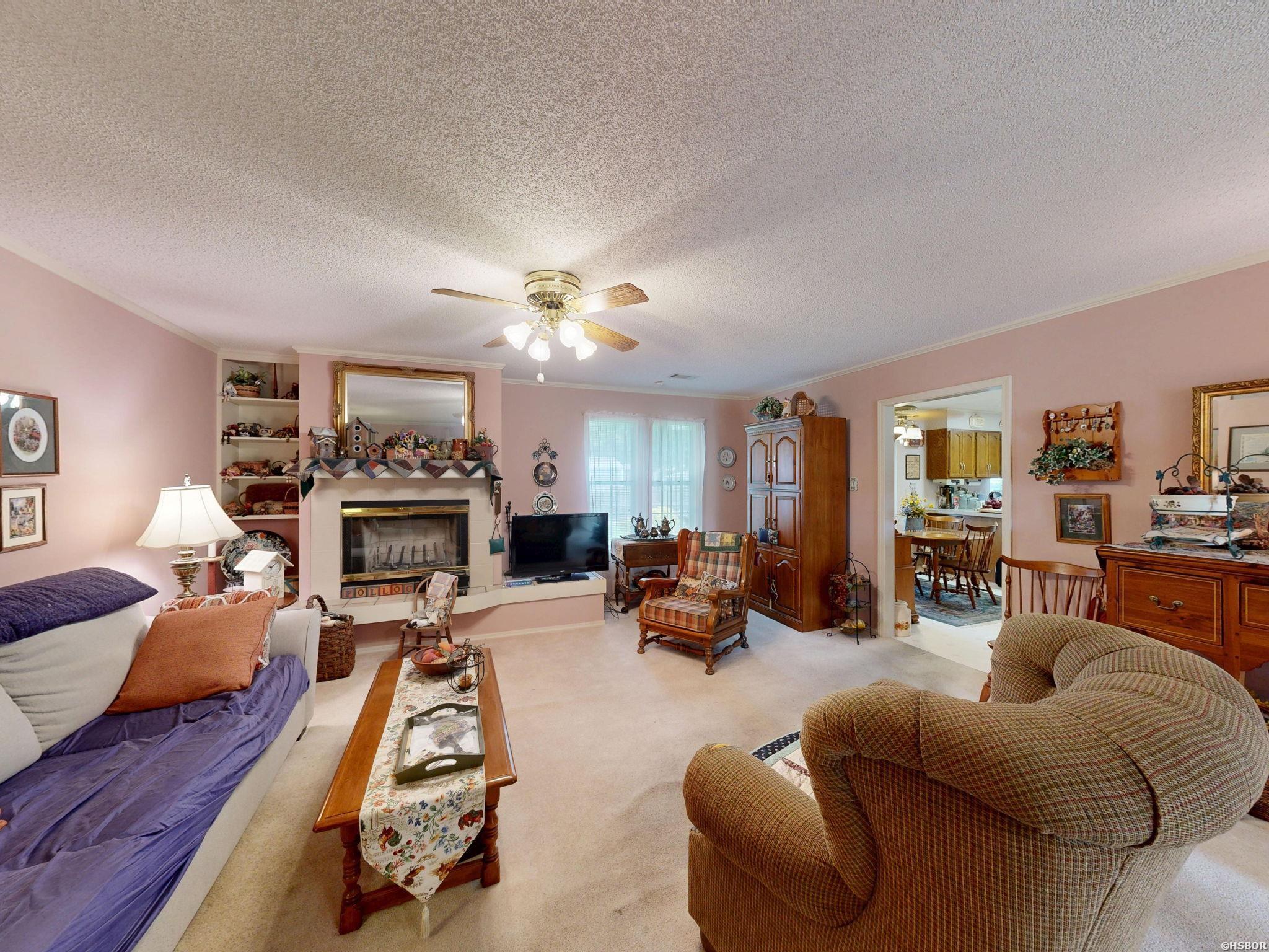 1016 Woodlawn Property Photo 8