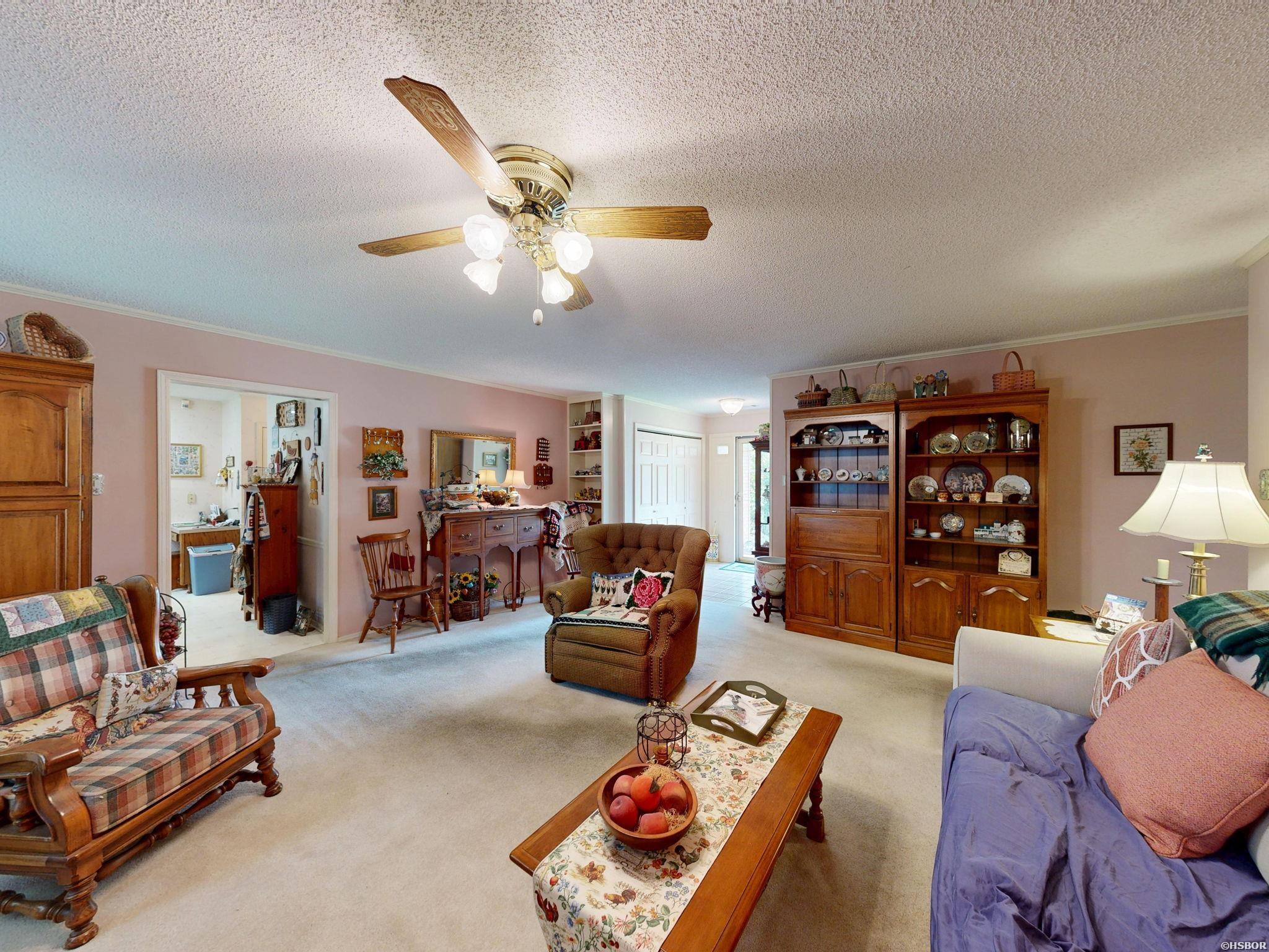 1016 Woodlawn Property Photo 10