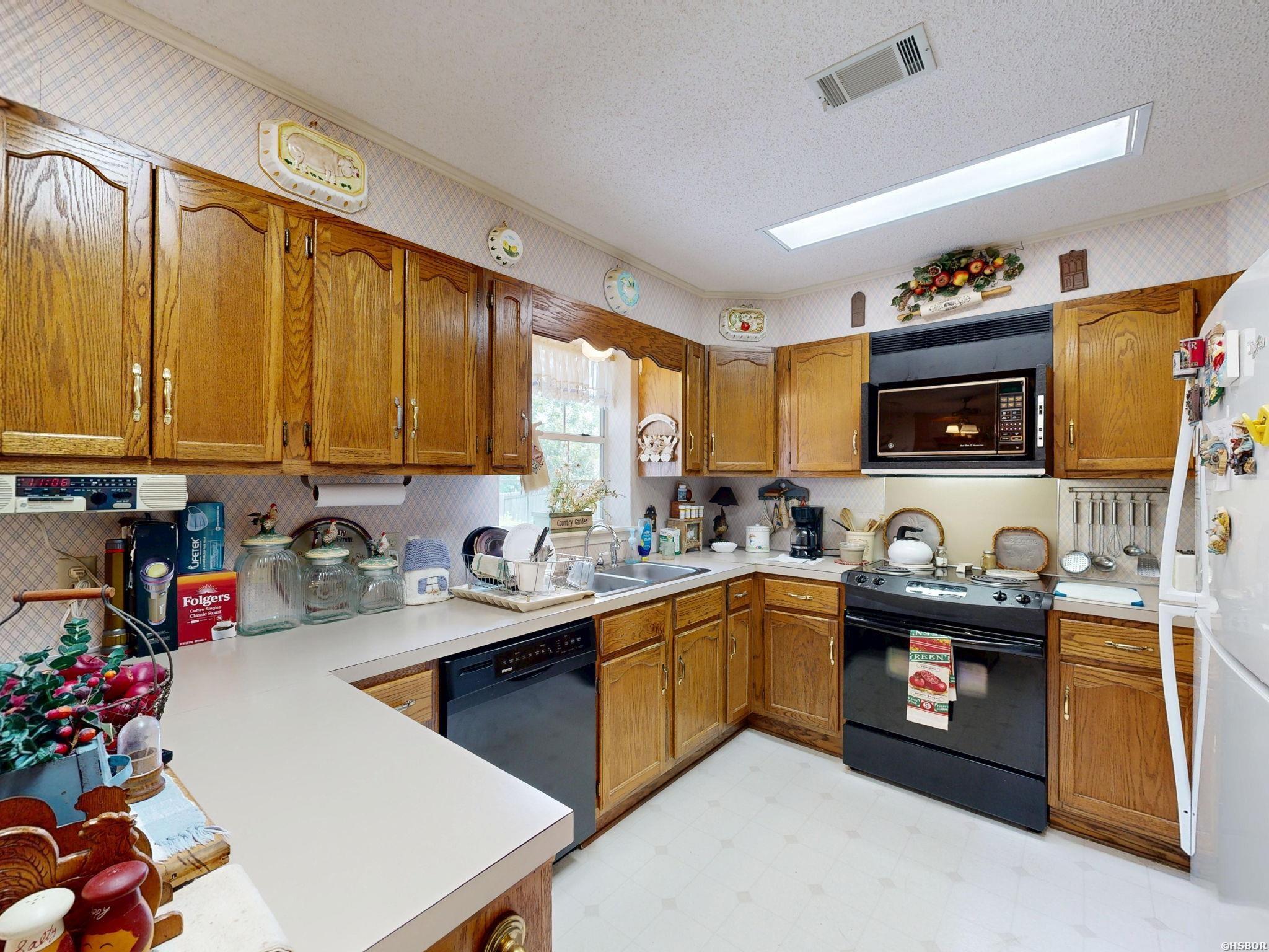1016 Woodlawn Property Photo 12