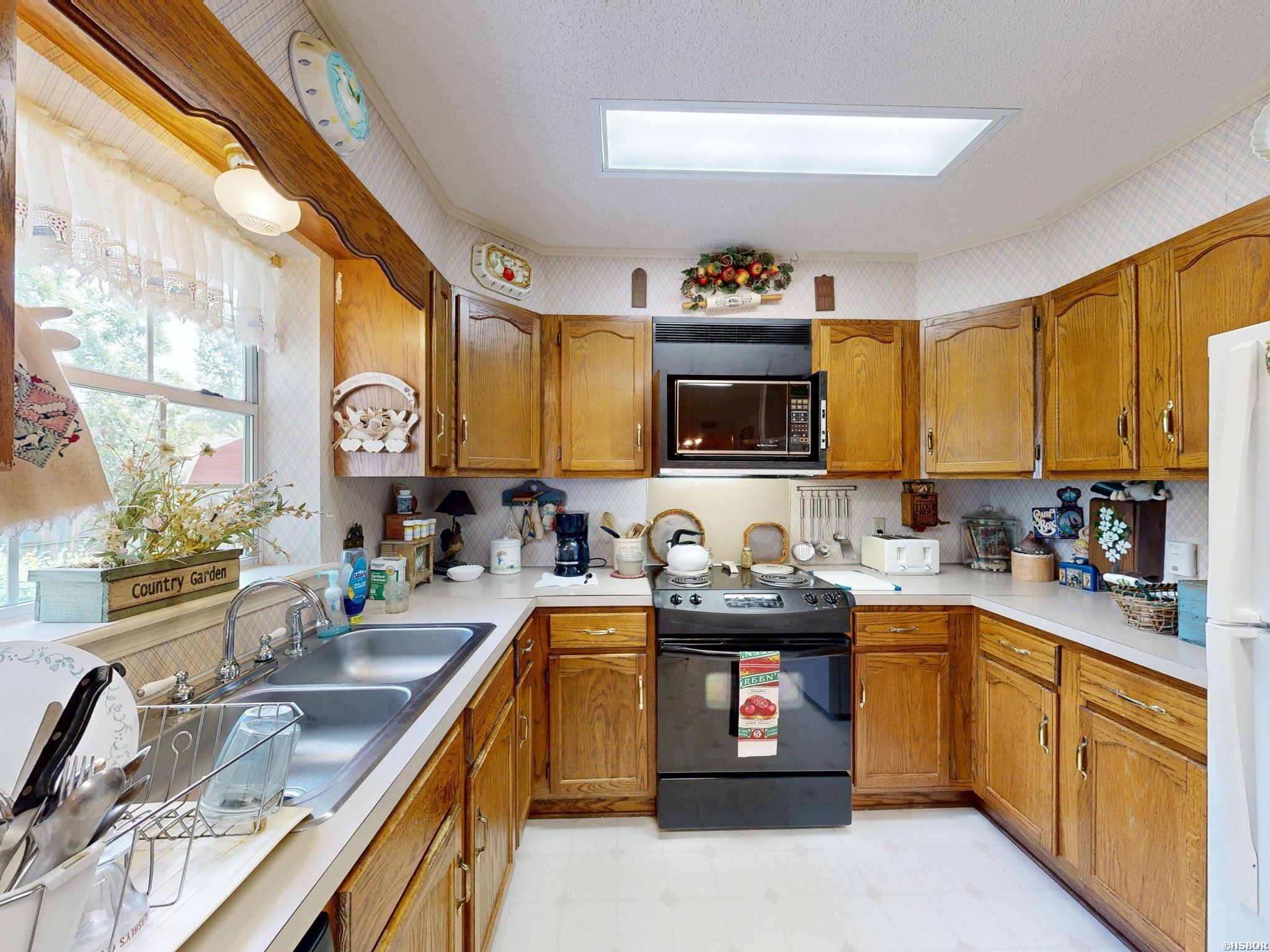 1016 Woodlawn Property Photo 13