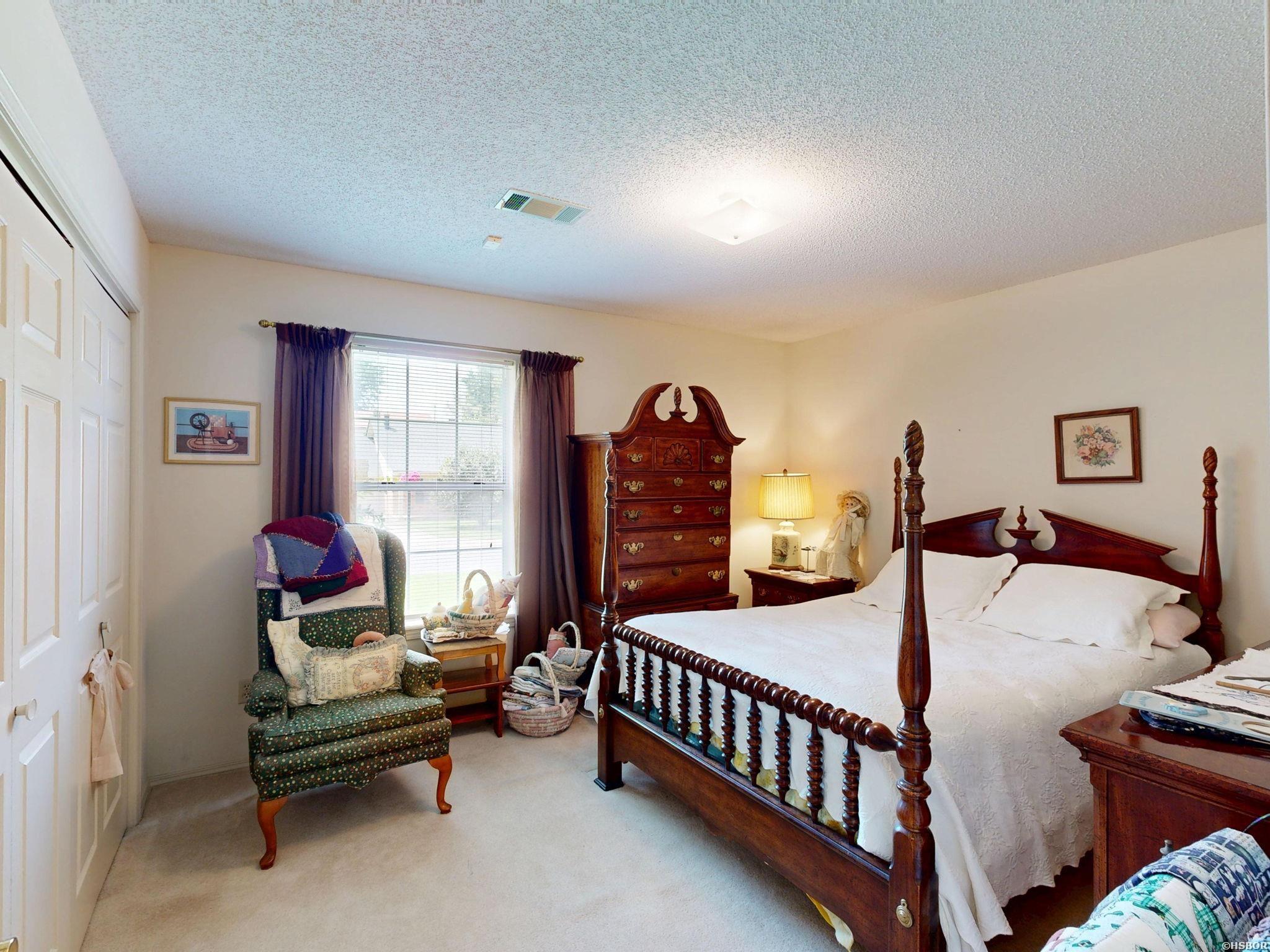 1016 Woodlawn Property Photo 28