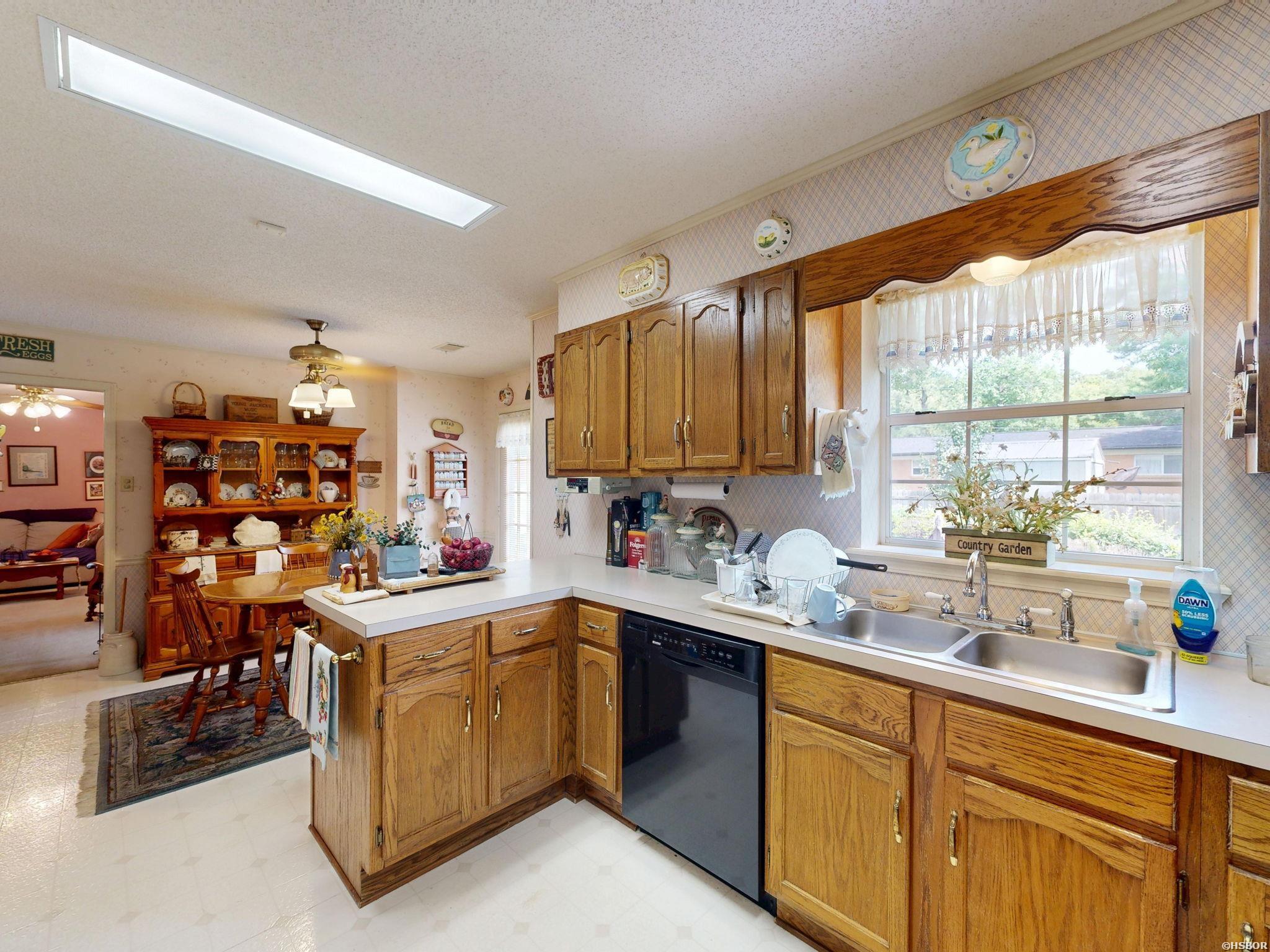 1016 Woodlawn Property Photo 41