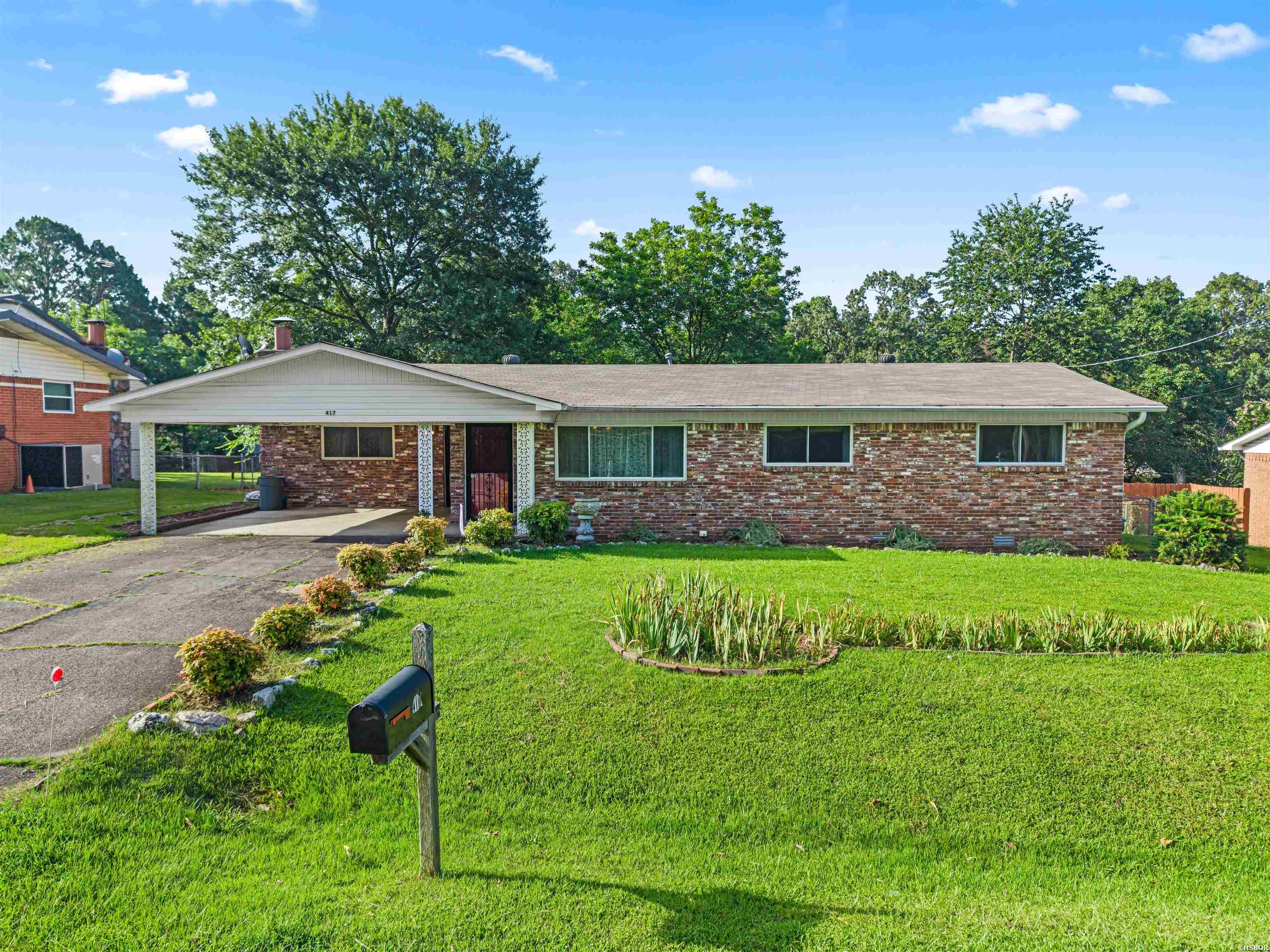 417 LAKESHORE Drive Property Photo 1