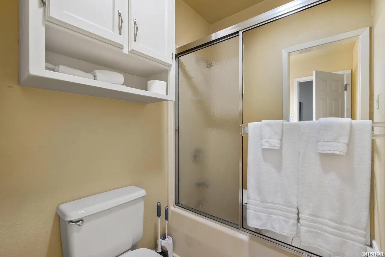 203 Stearns Point Property Photo 4