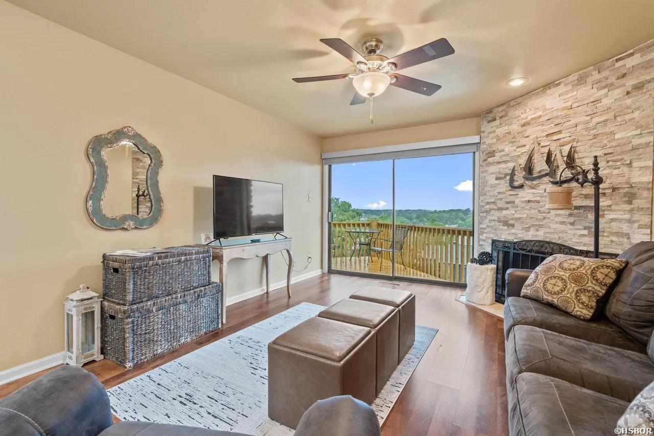 203 Stearns Point Property Photo 14