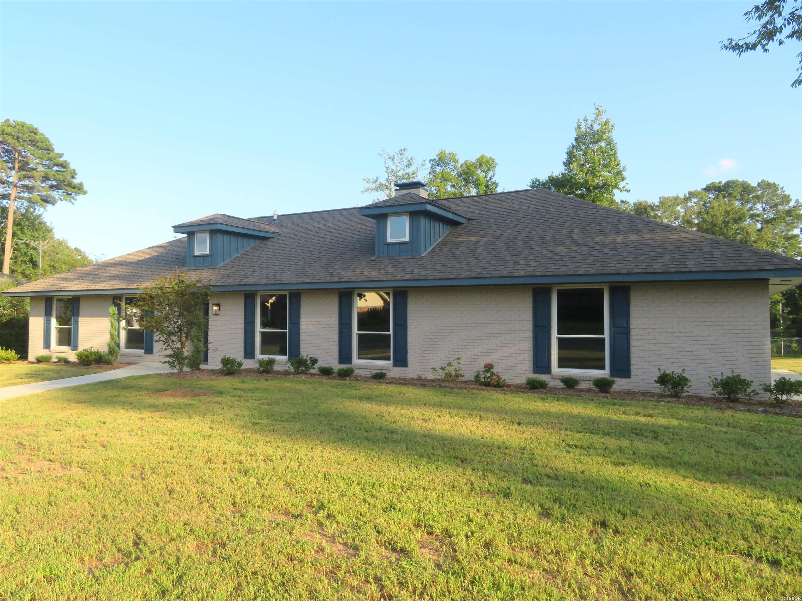 2507 Yorkshire Drive Property Photo 2