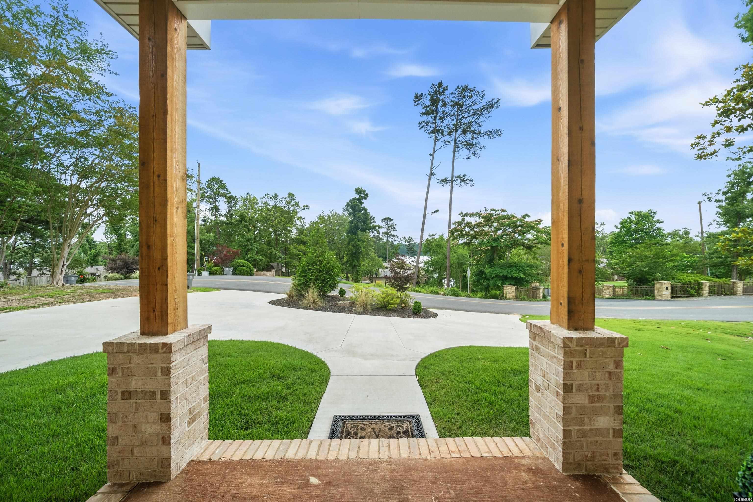 404 Peninsula Drive Property Photo 6