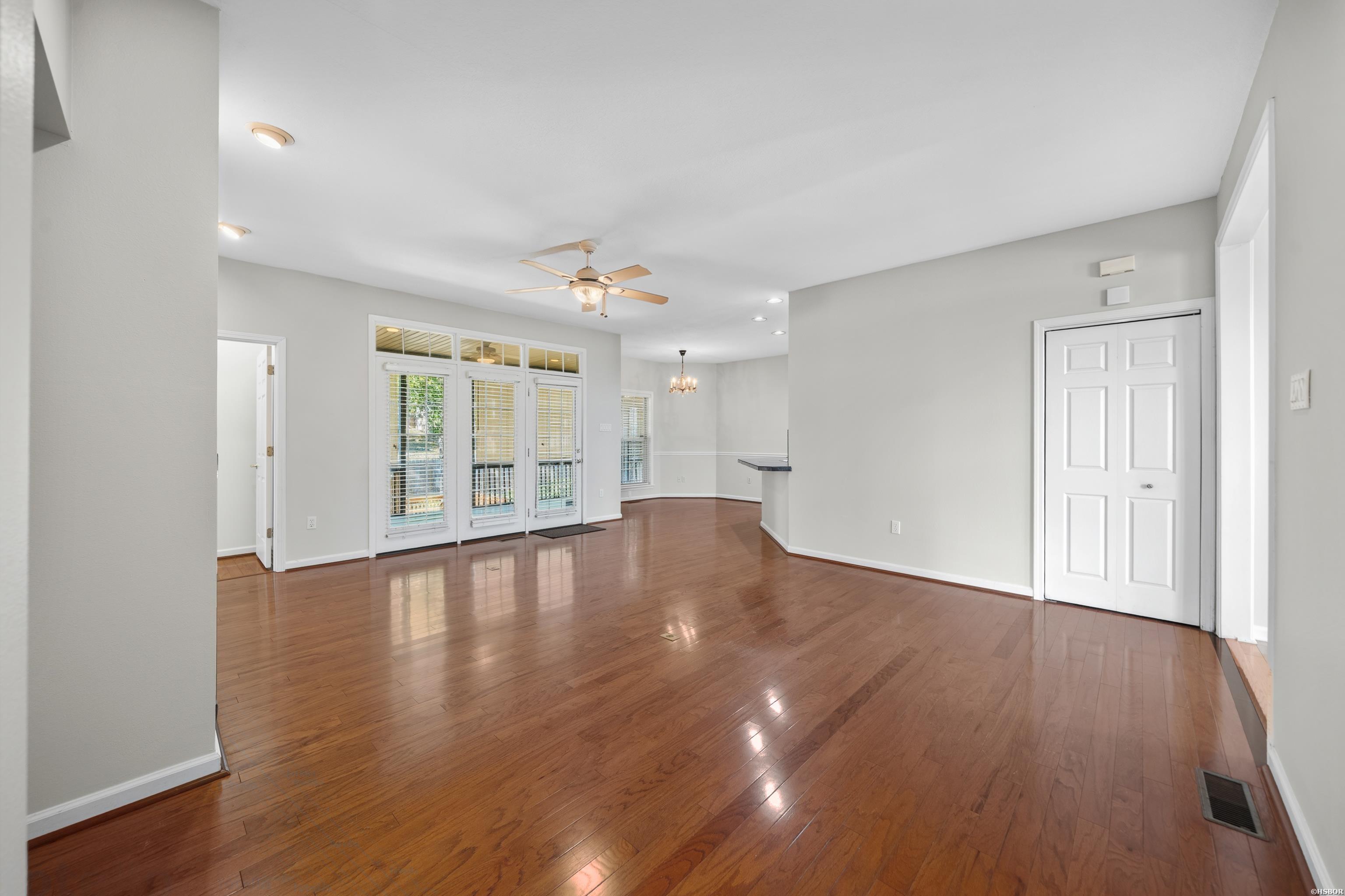404 Peninsula Drive Property Photo 11