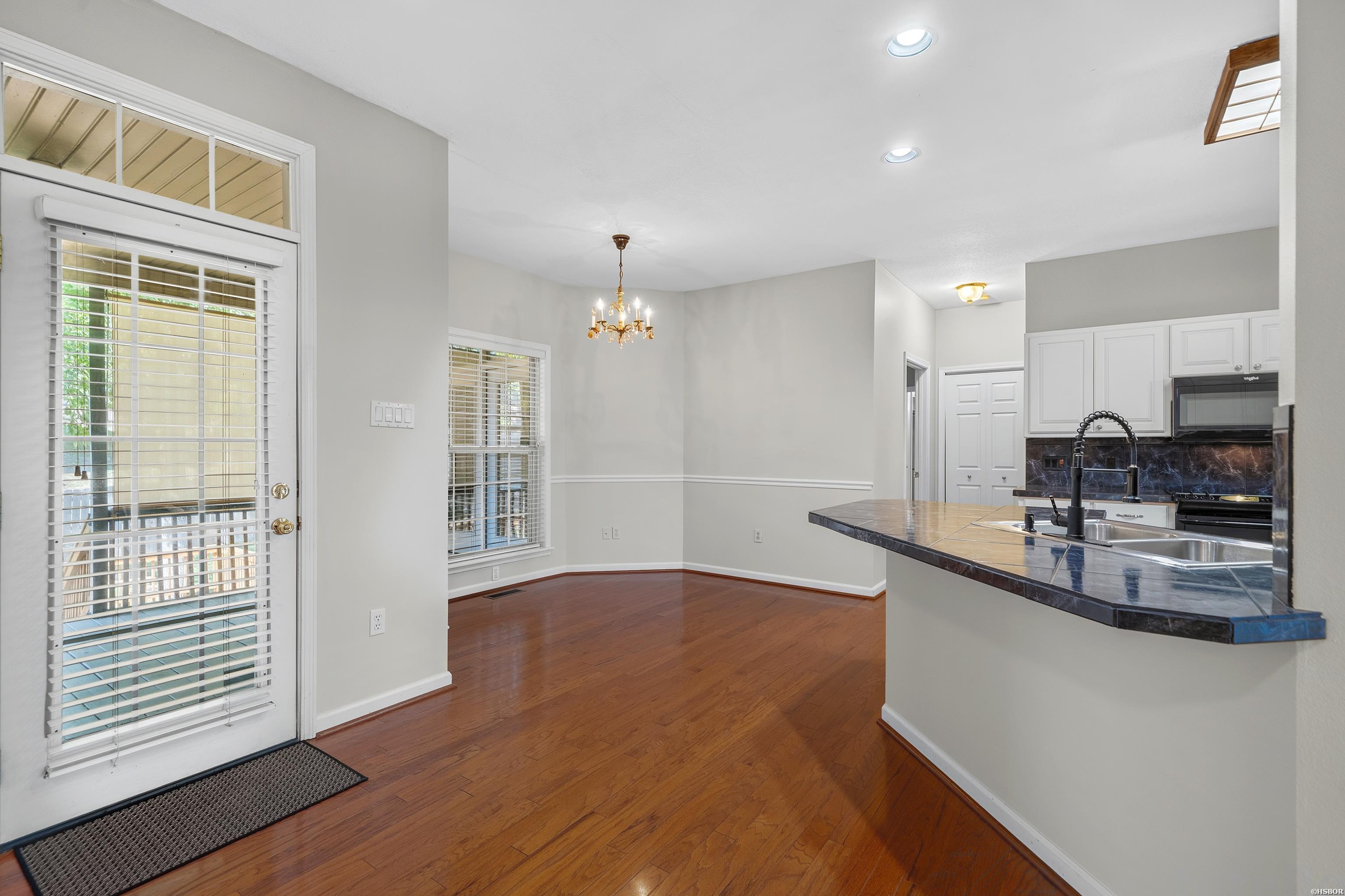 404 Peninsula Drive Property Photo 14
