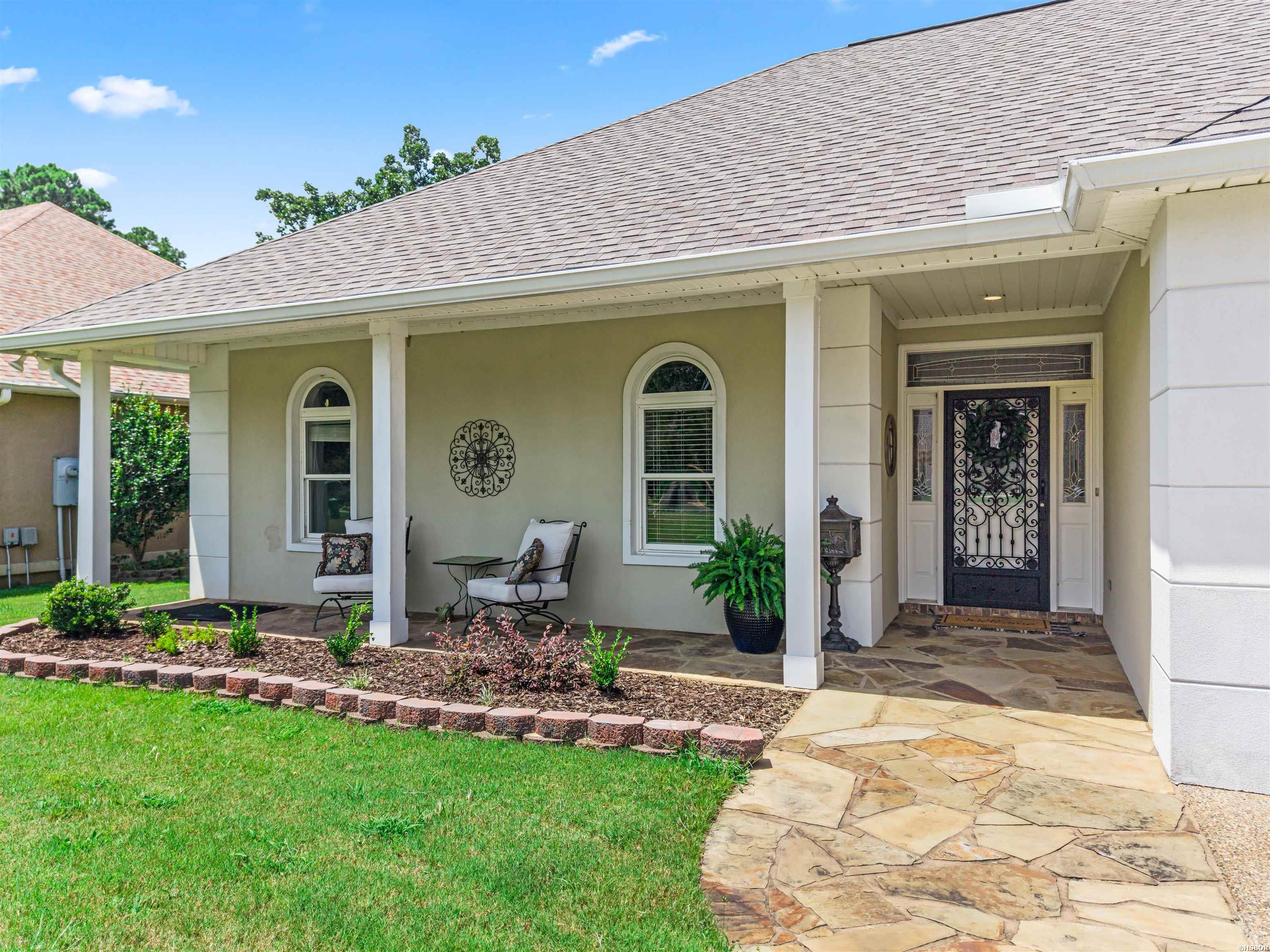 124 Garden View Property Photo 6