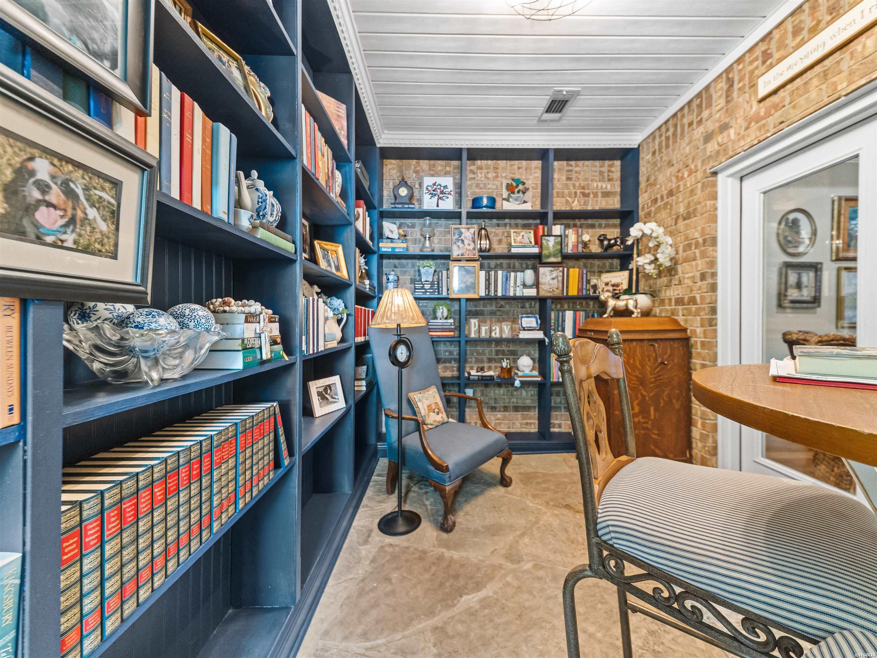 124 Garden View Property Photo 42