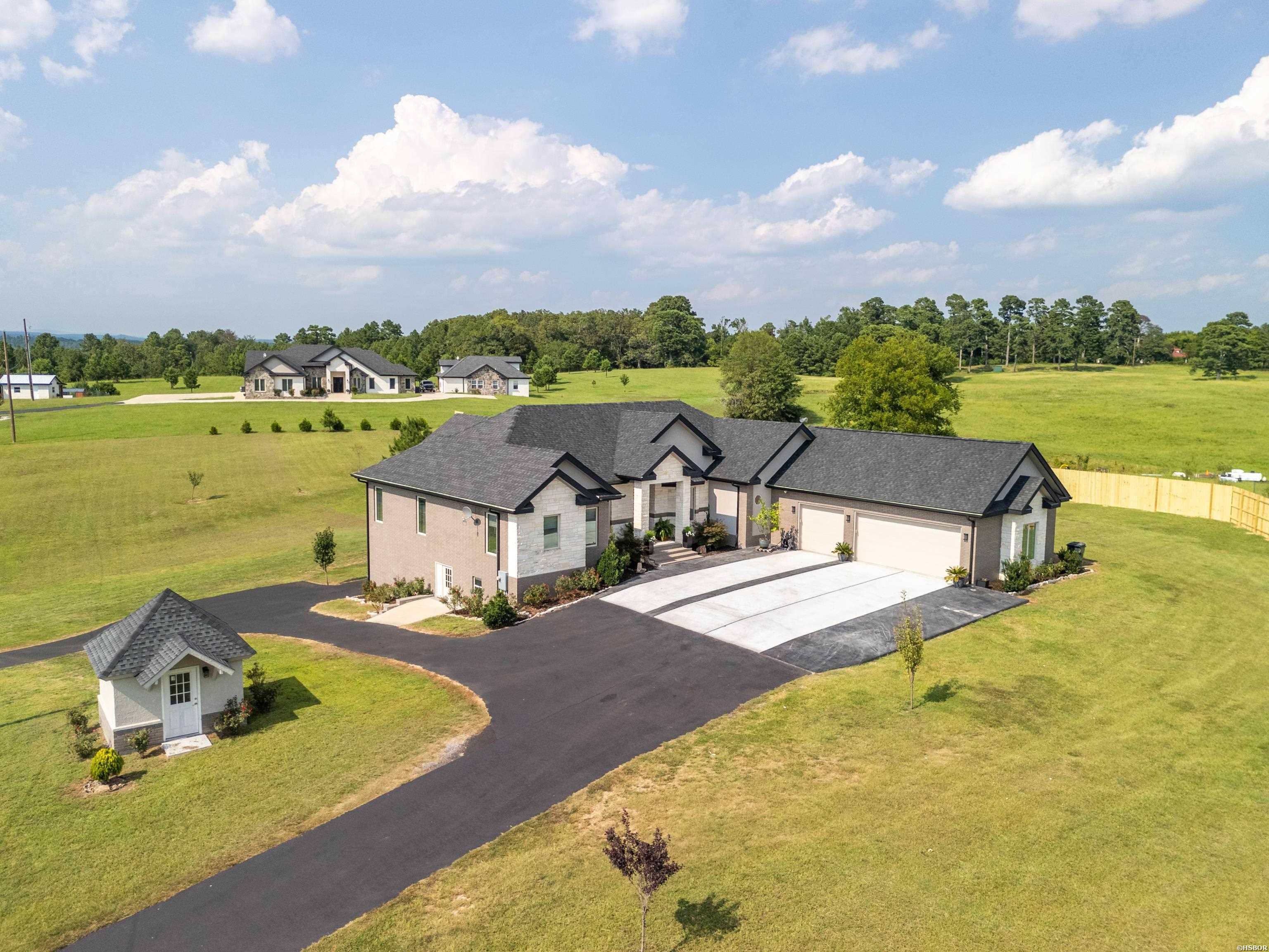 4903 Sunshine Road Property Photo 1